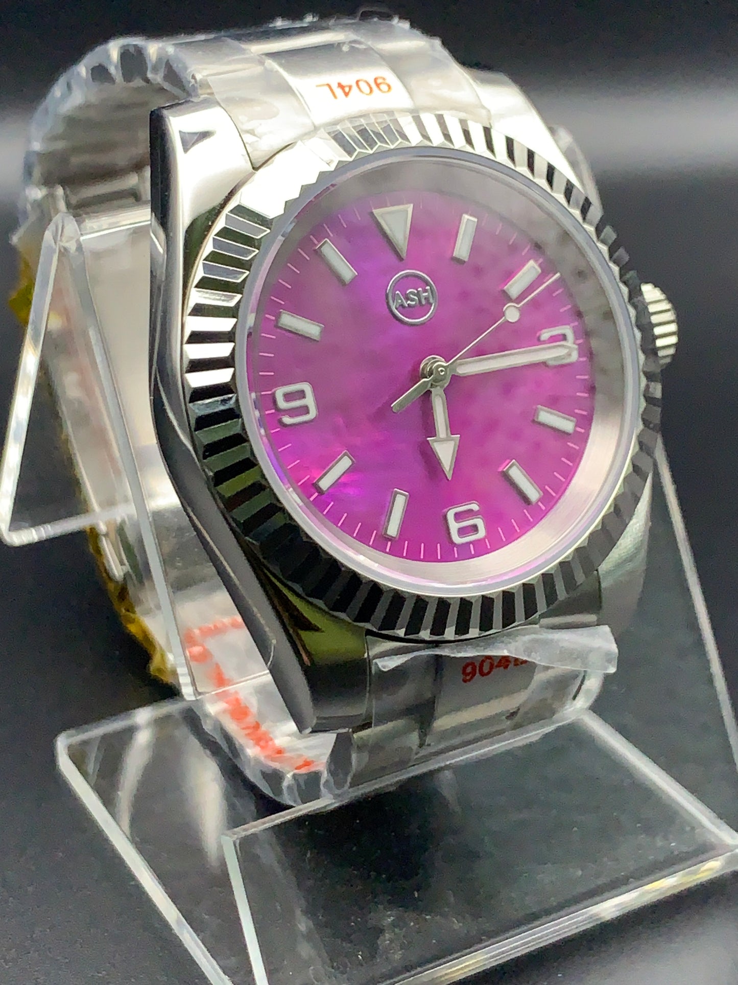 Fuchsia mother of pearl sport watch. Fluted bezel. Bracelet. Seiko NH38. Sapphire crystal.
