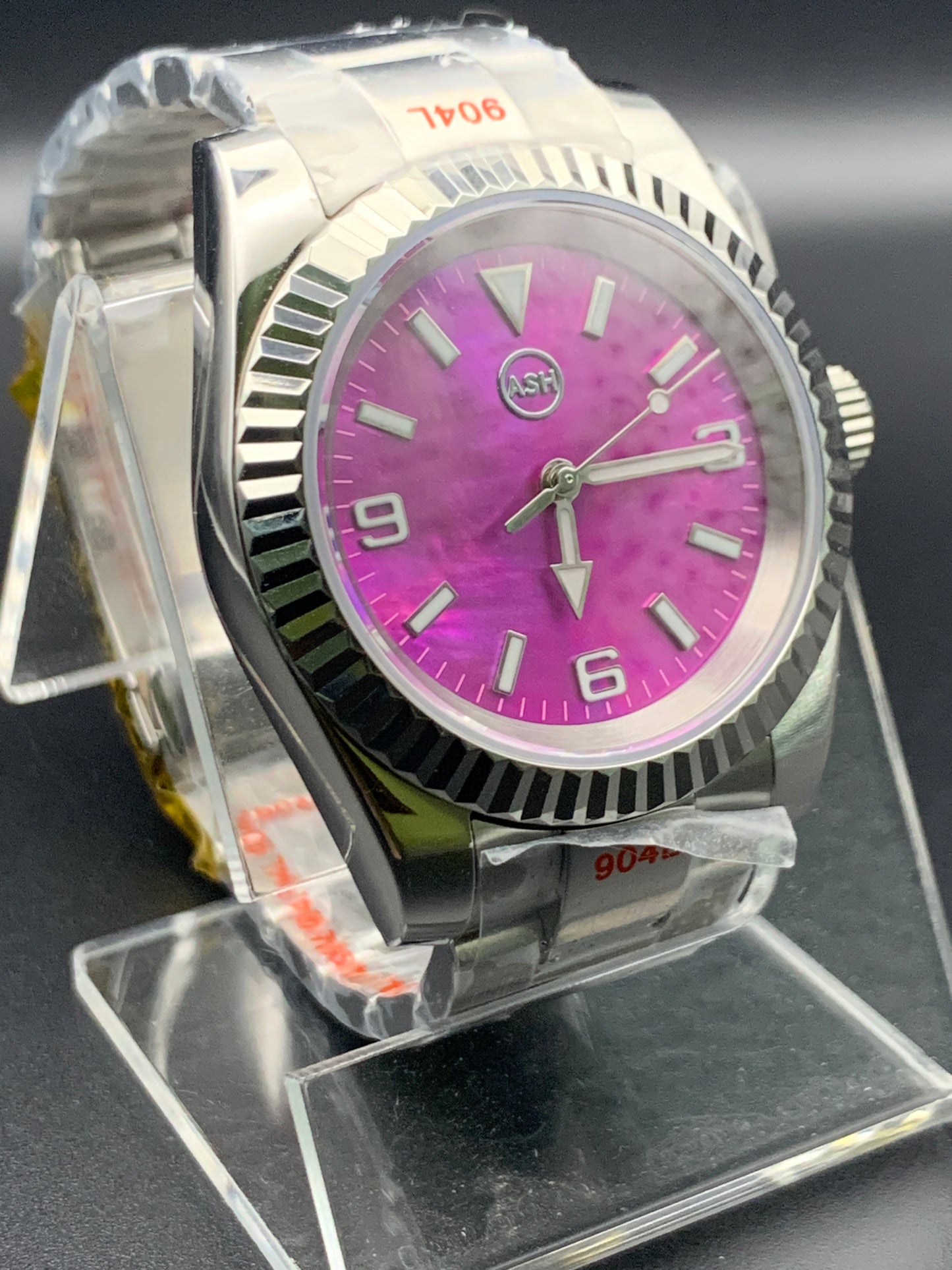 Fuchsia mother of pearl sport watch. Fluted bezel. Bracelet. Seiko NH38. Sapphire crystal.