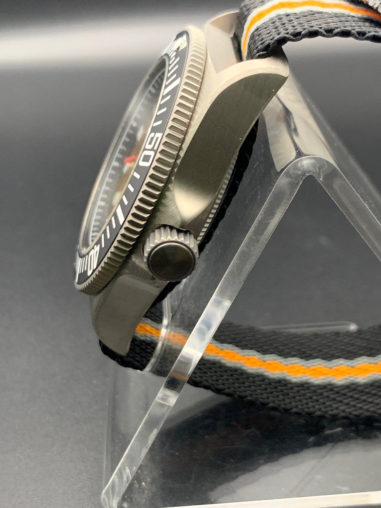 Titanium 42mm dive watch. Fixed lugs. Sapphire crystal. Seiko NH35. 200m water resistance.