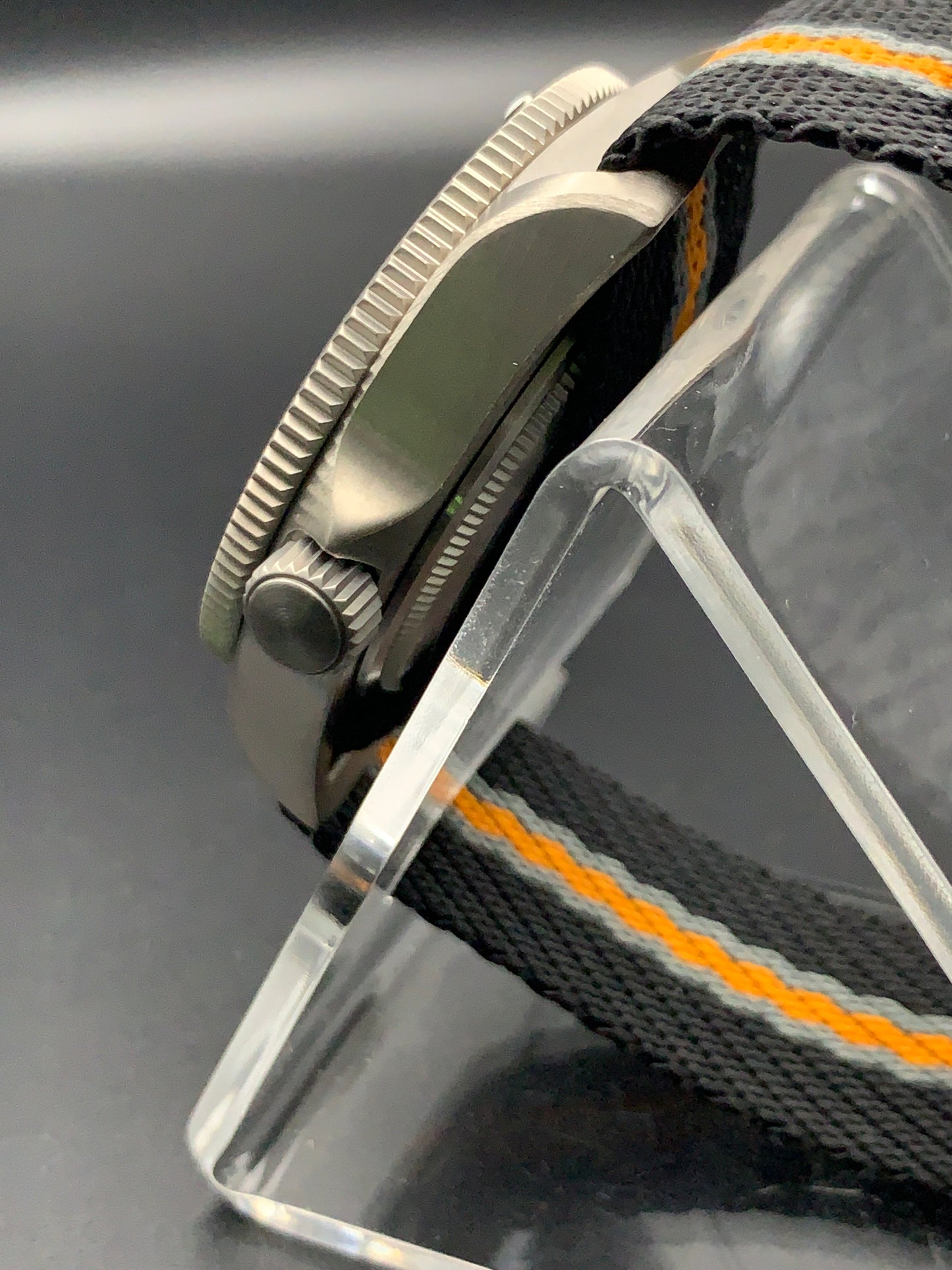 Titanium 42mm dive watch. Fixed lugs. Sapphire crystal. Seiko NH35. 200m water resistance.