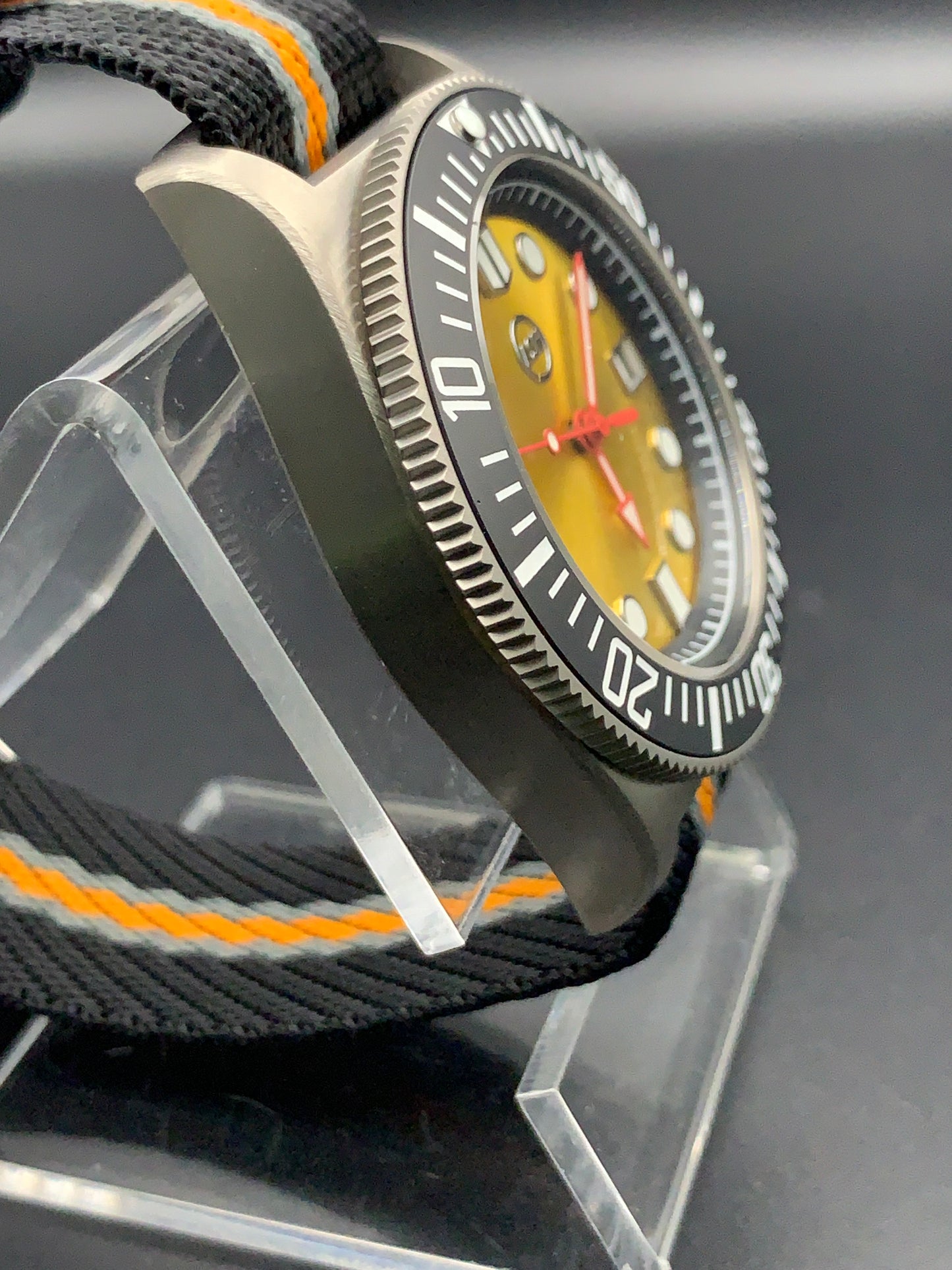 Titanium 42mm dive watch. Fixed lugs. Sapphire crystal. Seiko NH35. 200m water resistance.