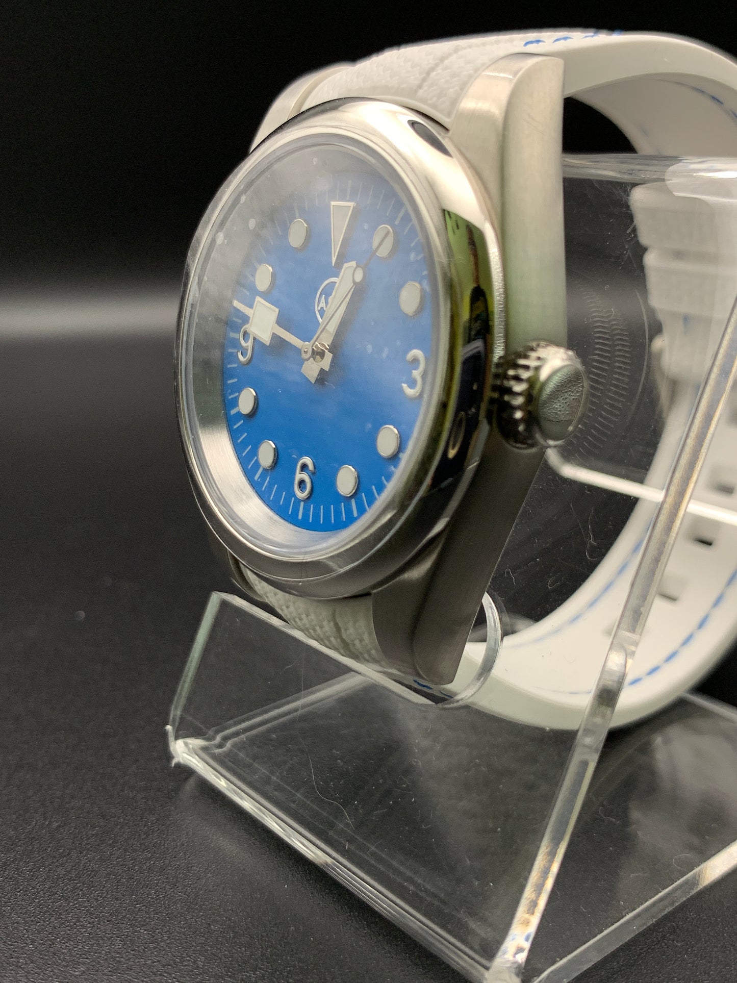 Bright blue 39mm sport watch. Sapphire crystal. Seiko NH38 automatic.