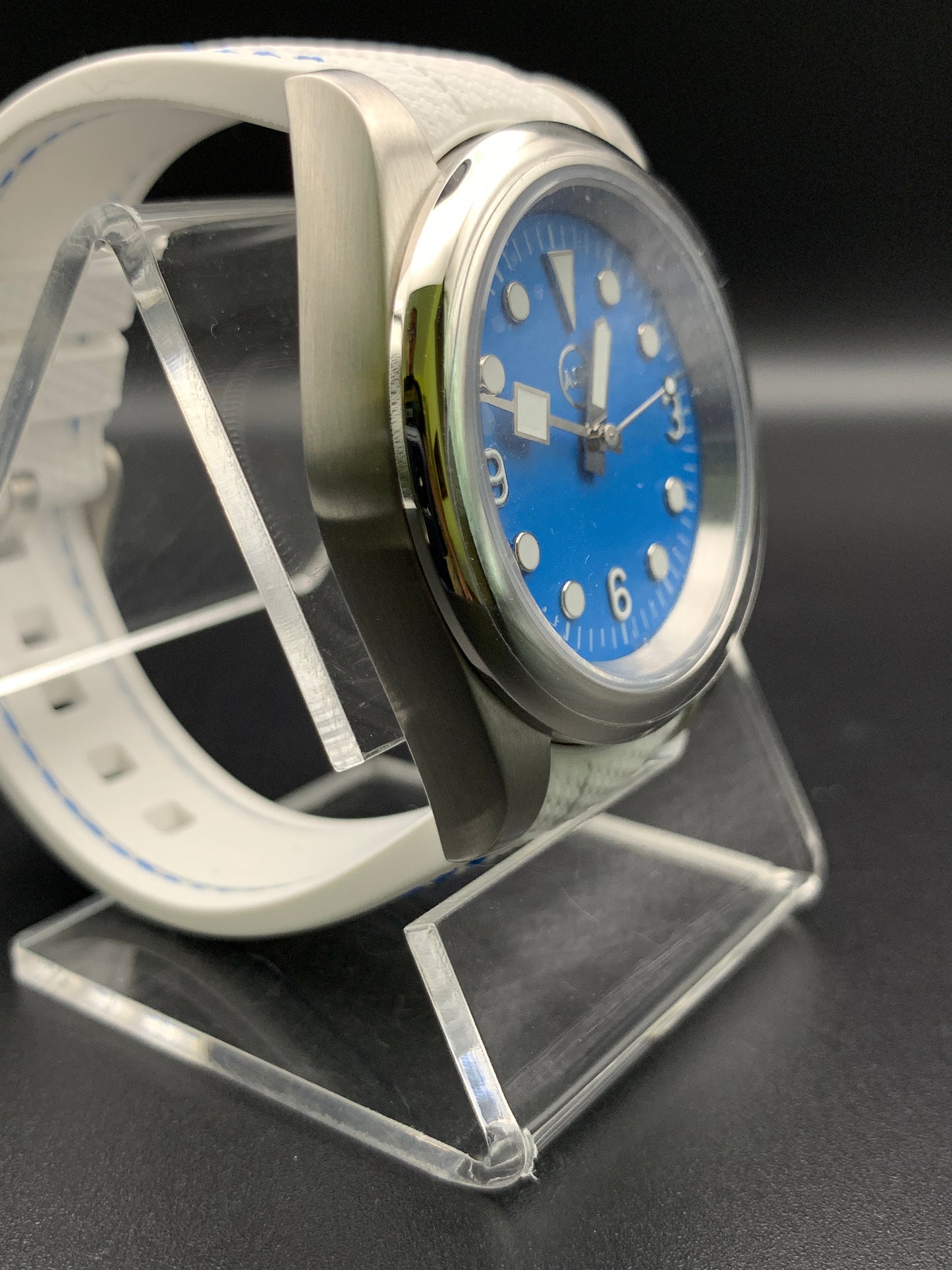 Bright blue 39mm sport watch. Sapphire crystal. Seiko NH38 automatic.