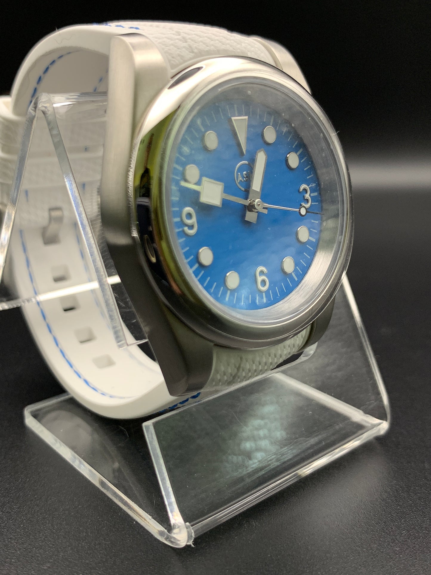 Bright blue 39mm sport watch. Sapphire crystal. Seiko NH38 automatic.