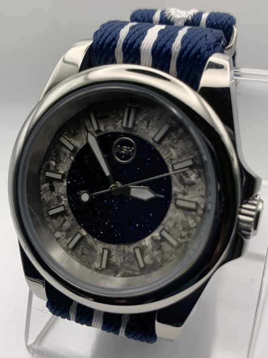 Monolith. 39mm Stainless steel. Sapphire crystal. Seiko NH38.