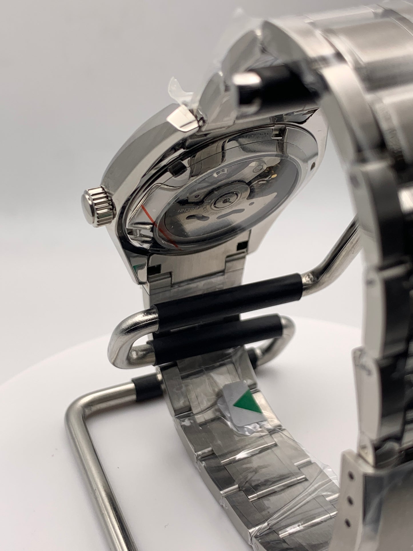 Brandy. 38mm Stainless steel. Double dome sapphire with AR. Seiko NH38.