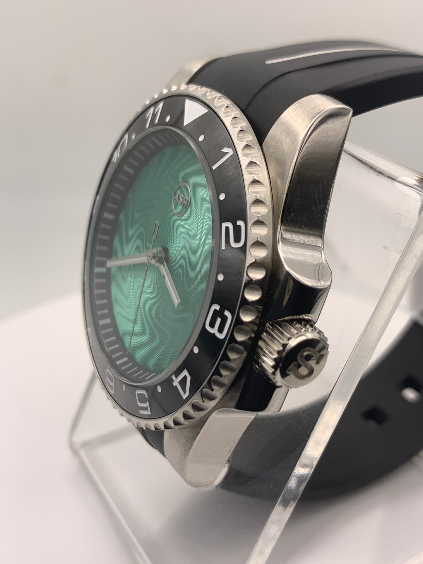 Swirlwind. 41mm Stainless steel case. Sapphire crystal. NH38 automatic. 120 click unidirectional bezel.