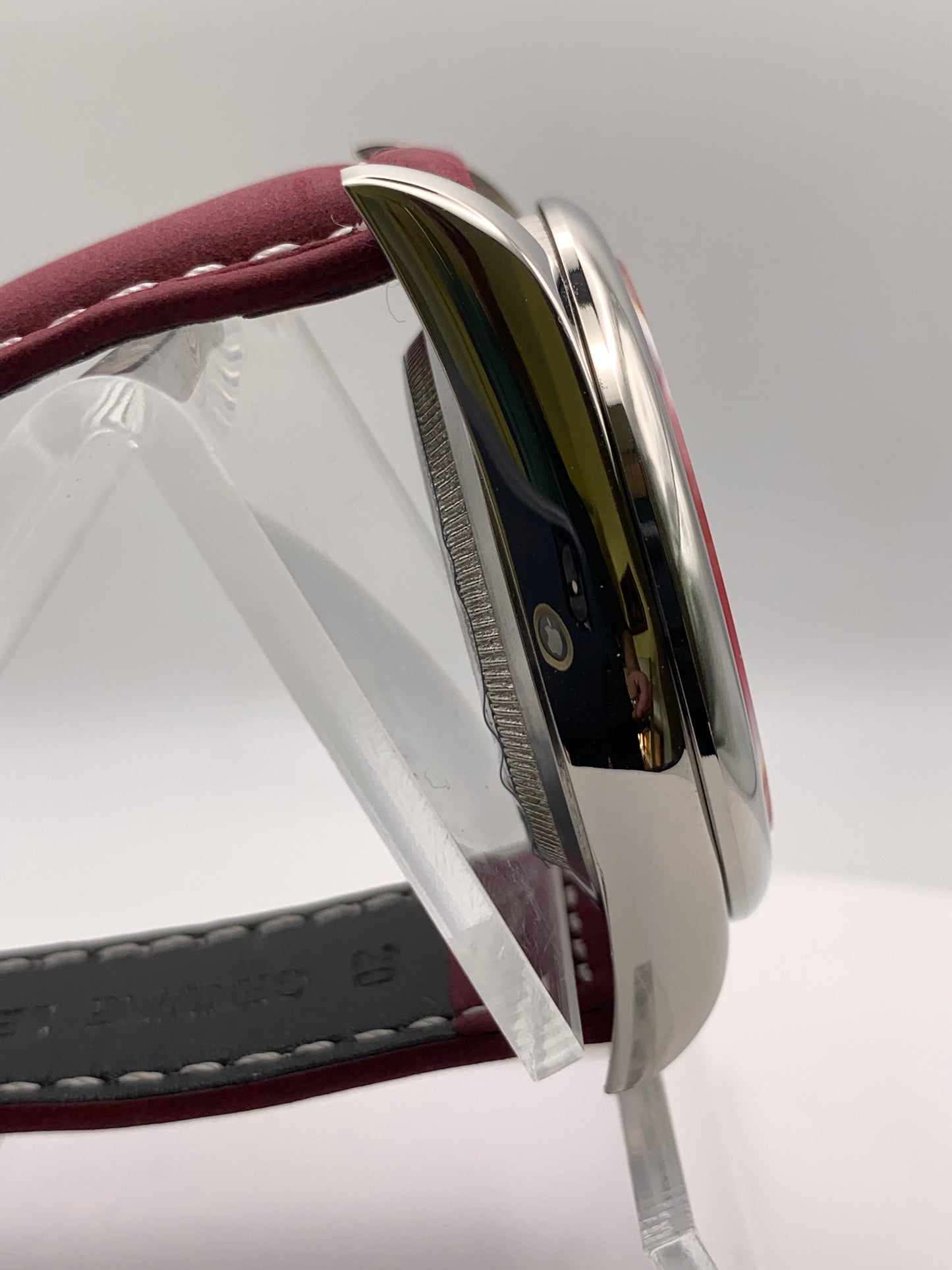 Rosie. 39mm Stainless steel. Mother of pearl dial. Sapphire crystal. Seiko NH35 automatic.