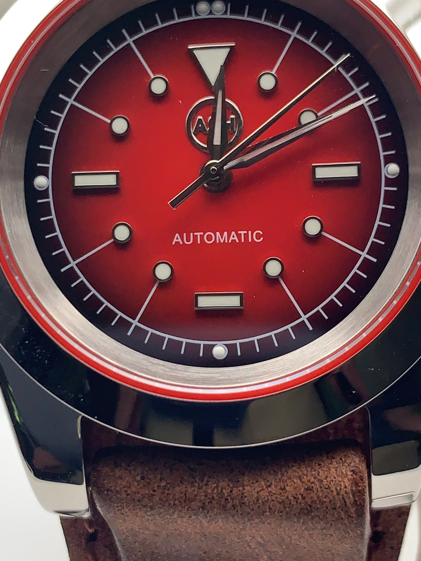 Red Five 1.2 - 39mm Stainless steel.