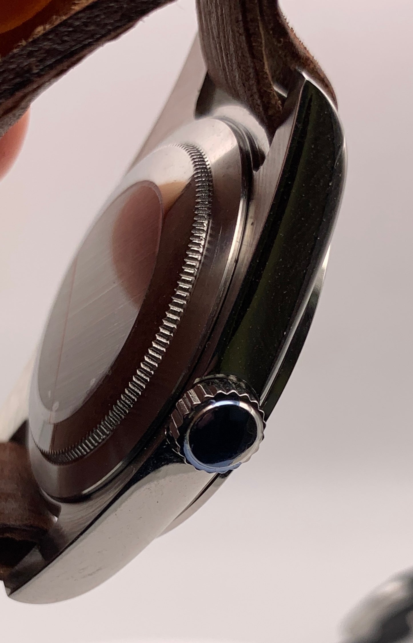 Red Five. 39mm Stainless steel. Sapphire crystal. Seiko NH38.