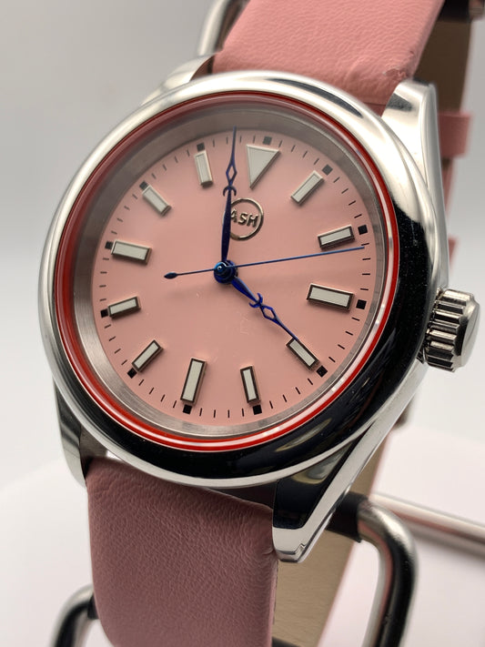 Versailles 1.1 - 39mm Stainless steel case with red gasket. Sapphire crystal. Exhibition case back. Seiko NH38 with blue rotor.