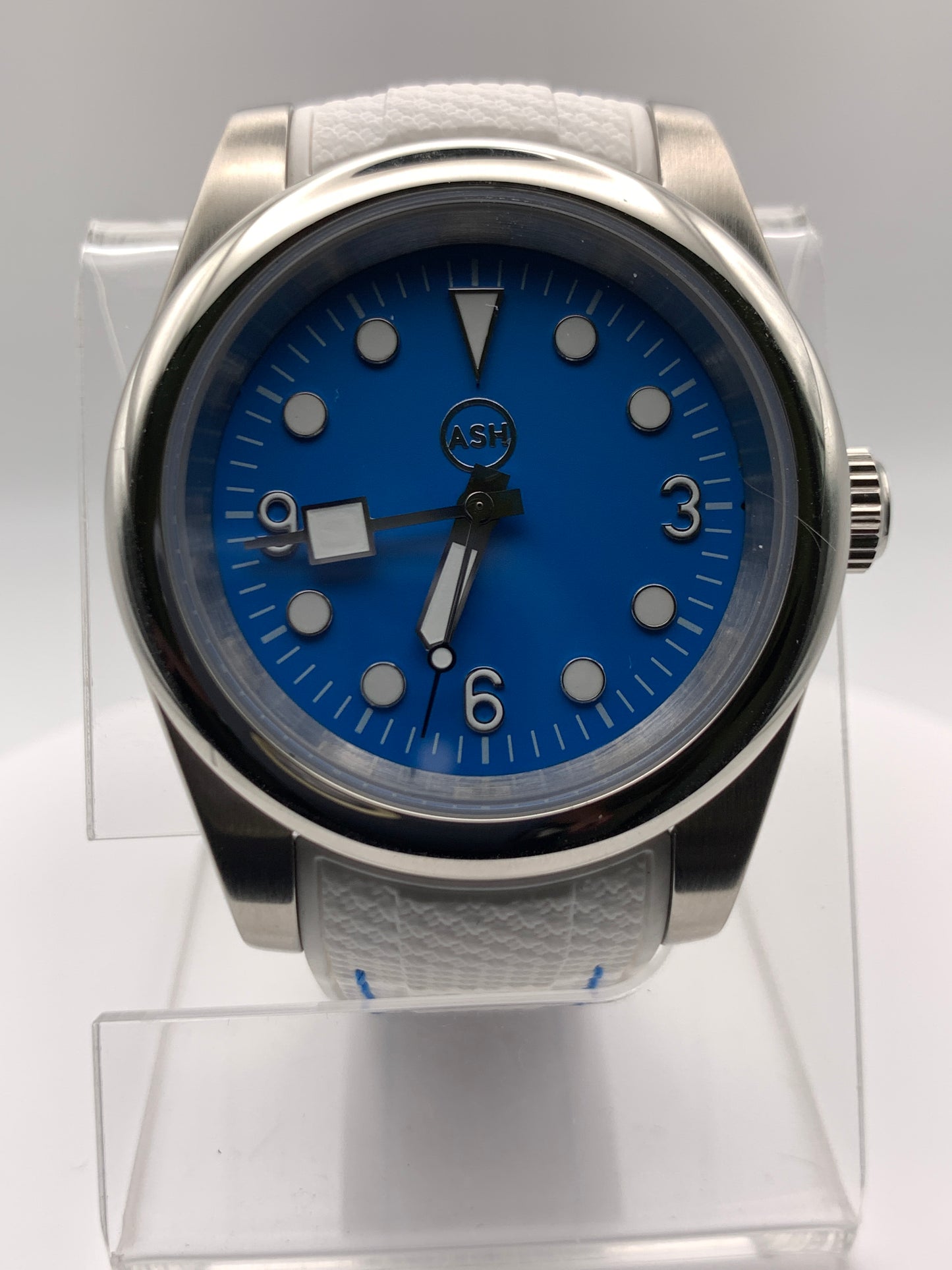 Geometry Lesson. 39mm Stainless steel case.  Sapphire crystal. Seiko NH38.