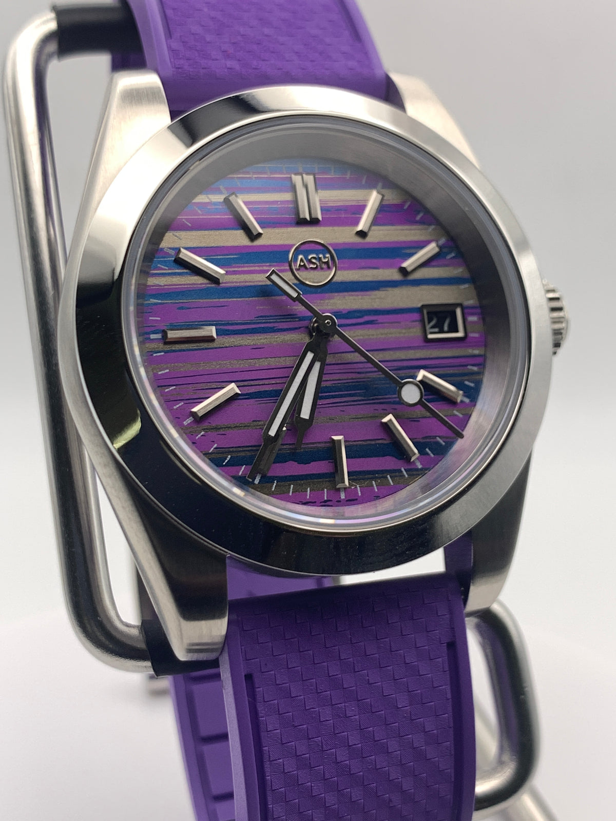 Particle Accelerator. 39mm stainless steel case. Sapphire crystal. Seiko NH35 with black date wheel.