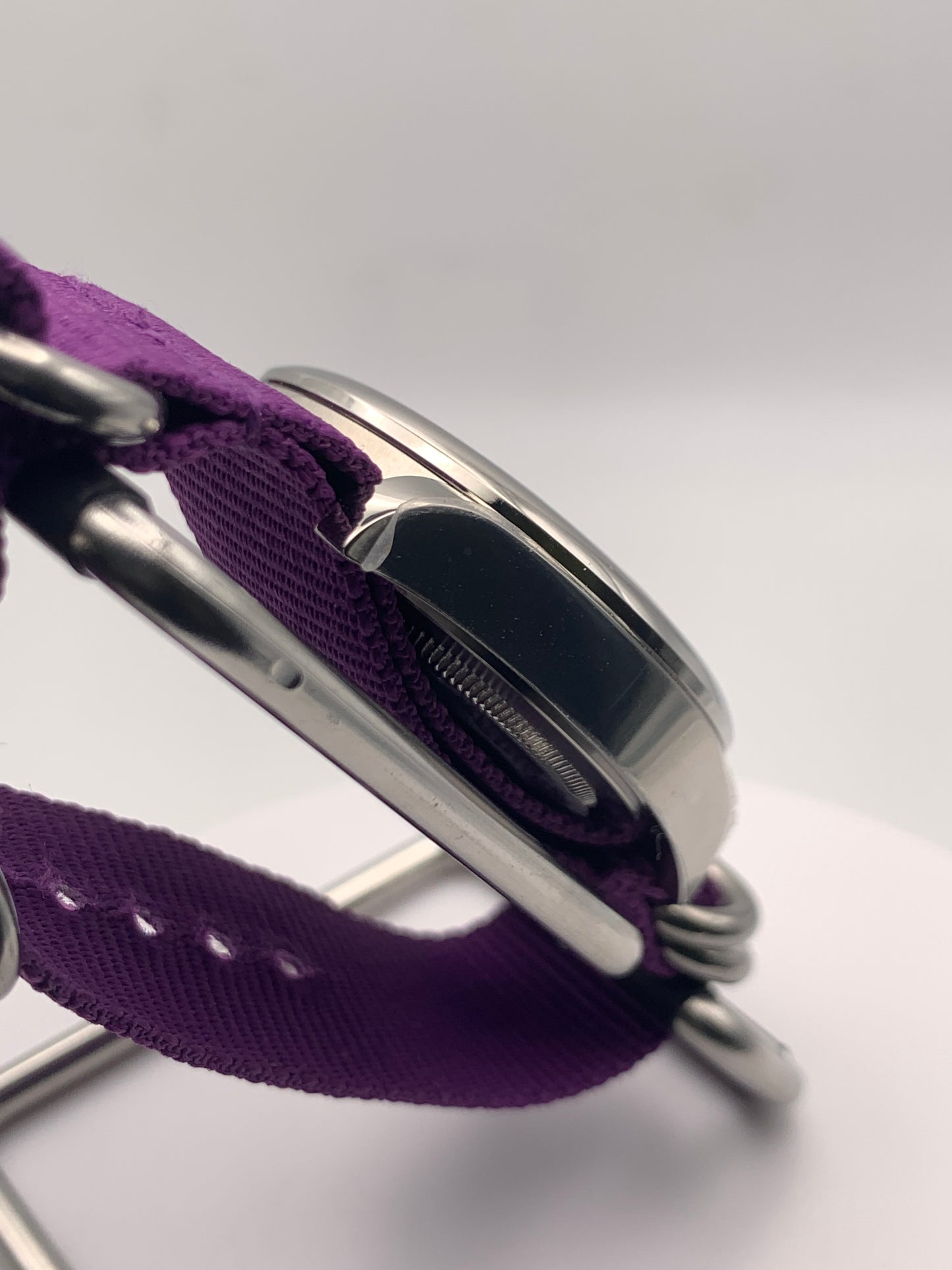 OGCola - Cherry. 39mm stainless steel. Sapphire crystal. Seiko NH35.