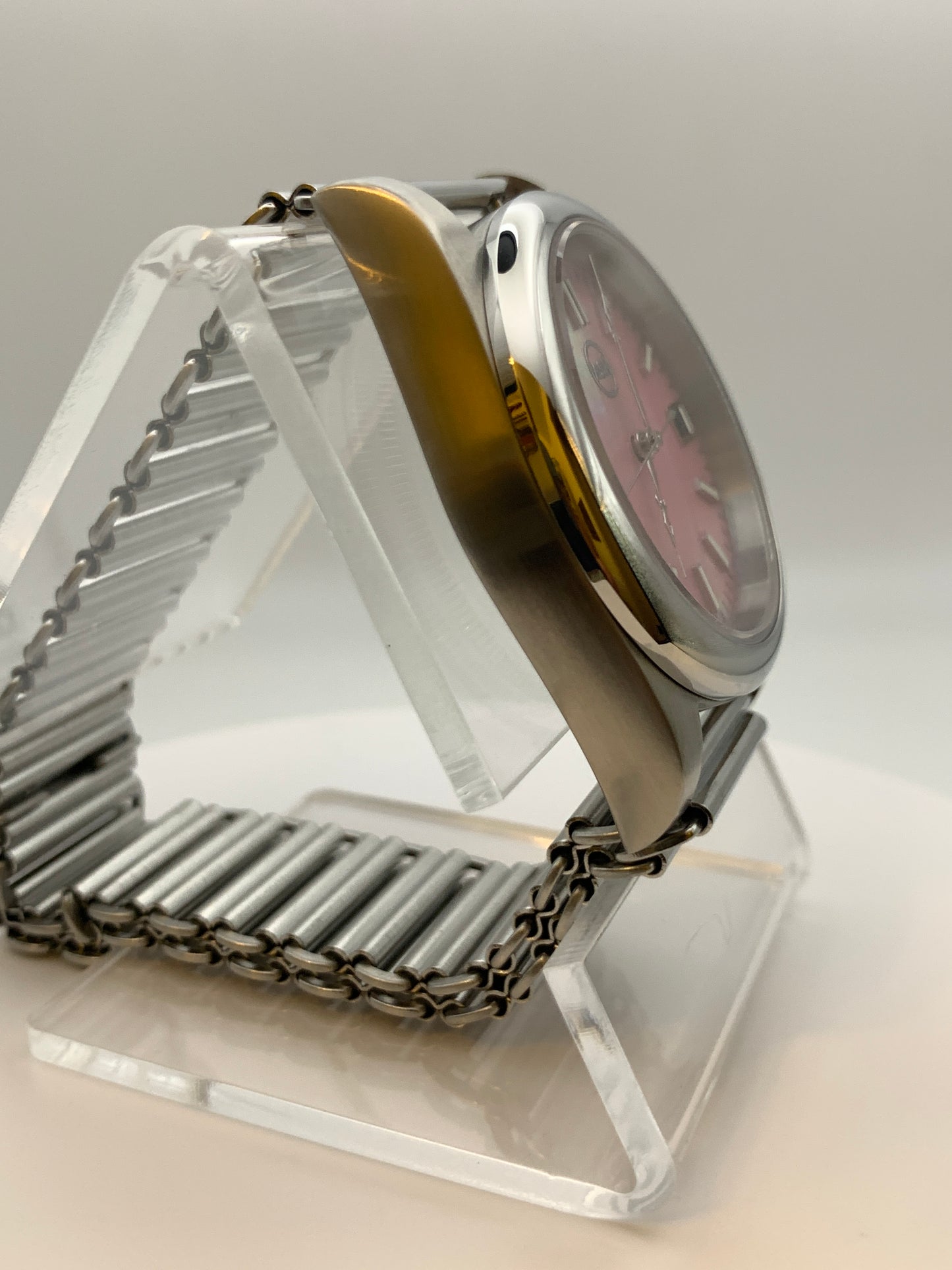 First Light. 36mm Stainless steel case. Beautiful MOP dial. Sapphire crystal. NH35 automatic movement. Bonklip.