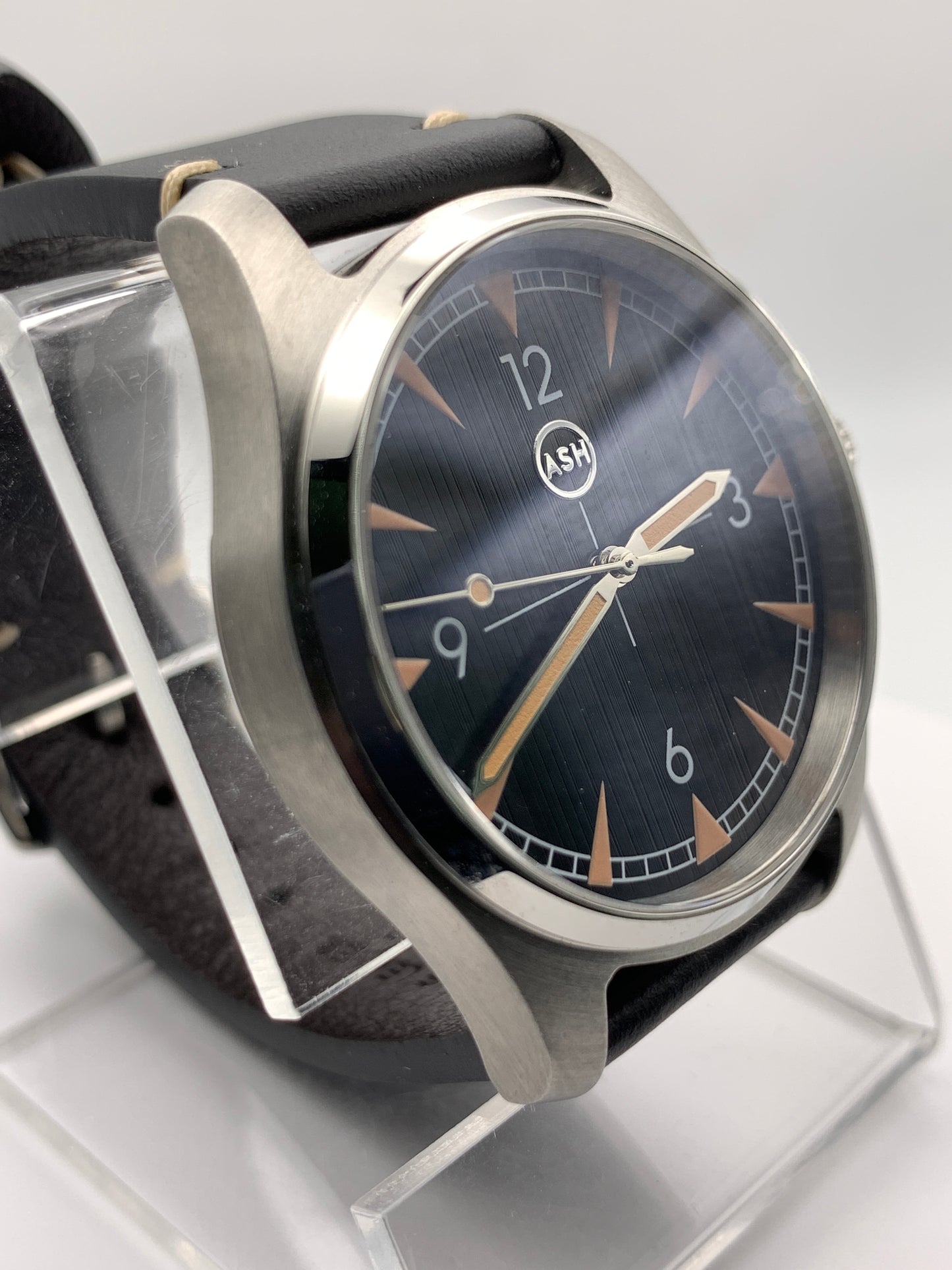 Locomotive Breath. 39mm stainless steel case.  Sapphire crystal. Seiko NH38.