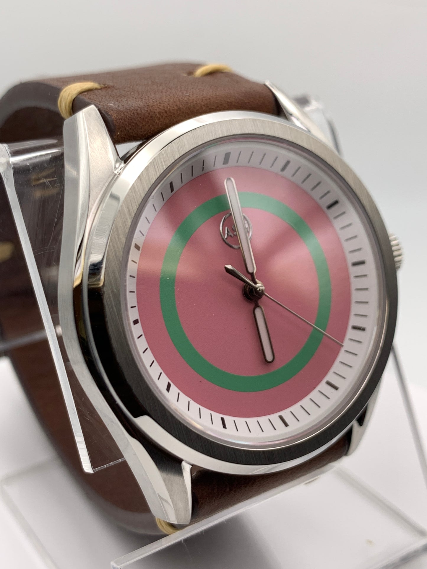 Watermelon. 40mm Stainless steel case. Sapphire crystal. Screw down crown and case back. NH38 automatic movement.