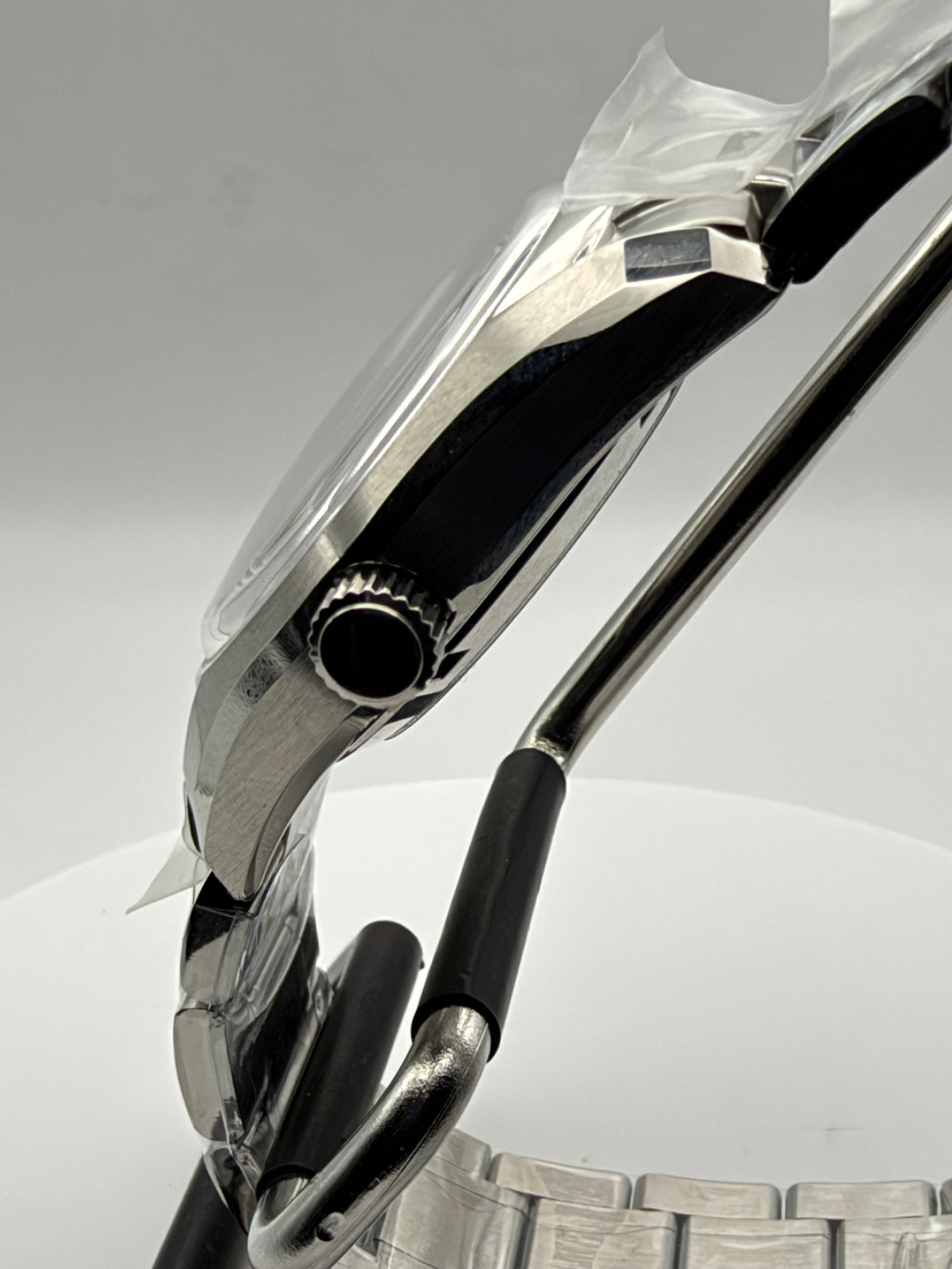 Brandy 1.4 - 38mm Stainless steel case. Double dome sapphire with AR. Seiko NH38.