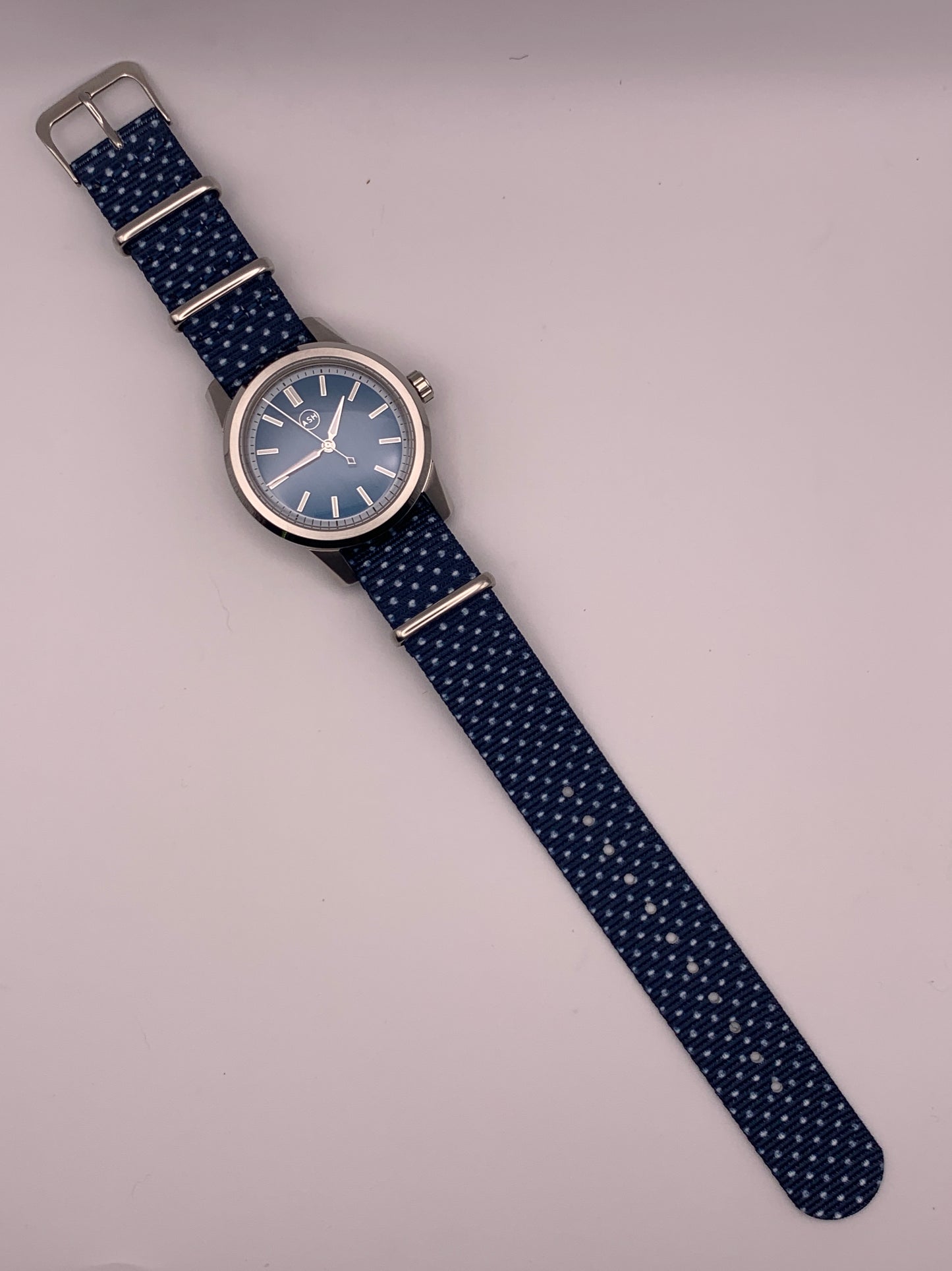 Dress Shirt. 41mm Stainless steel case. Domed K-1 glass crystal. Seiko NH38.