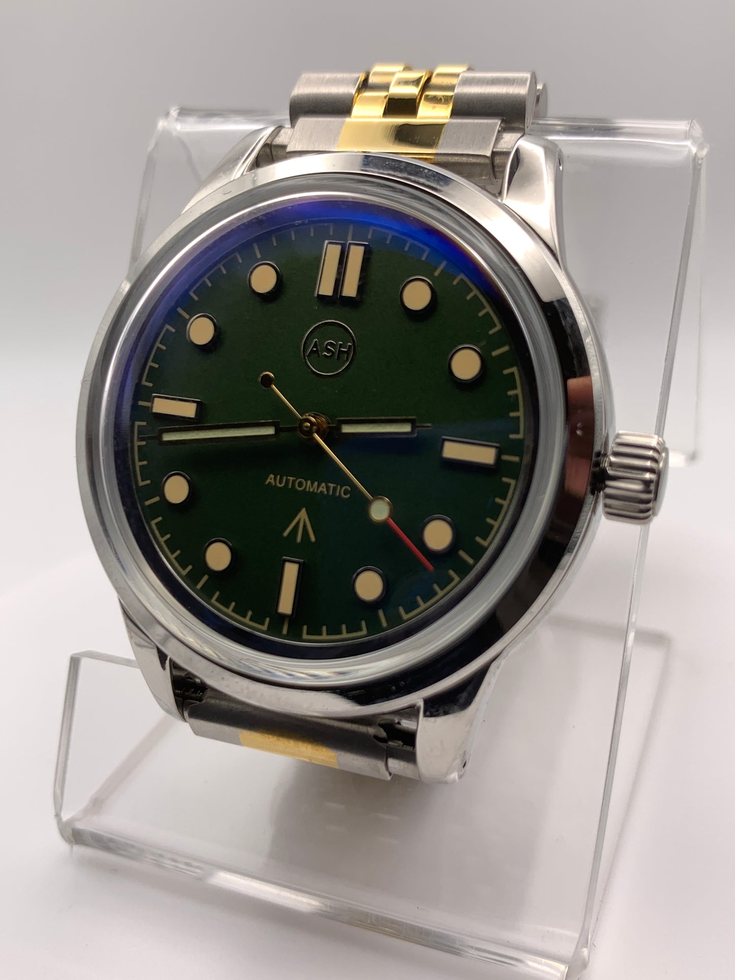 Mister Green Jeans. 39mm stainless steel. Box mineral crystal with blue AR coating. Seiko NH35 automatic. Vintage Speidel bracelet.