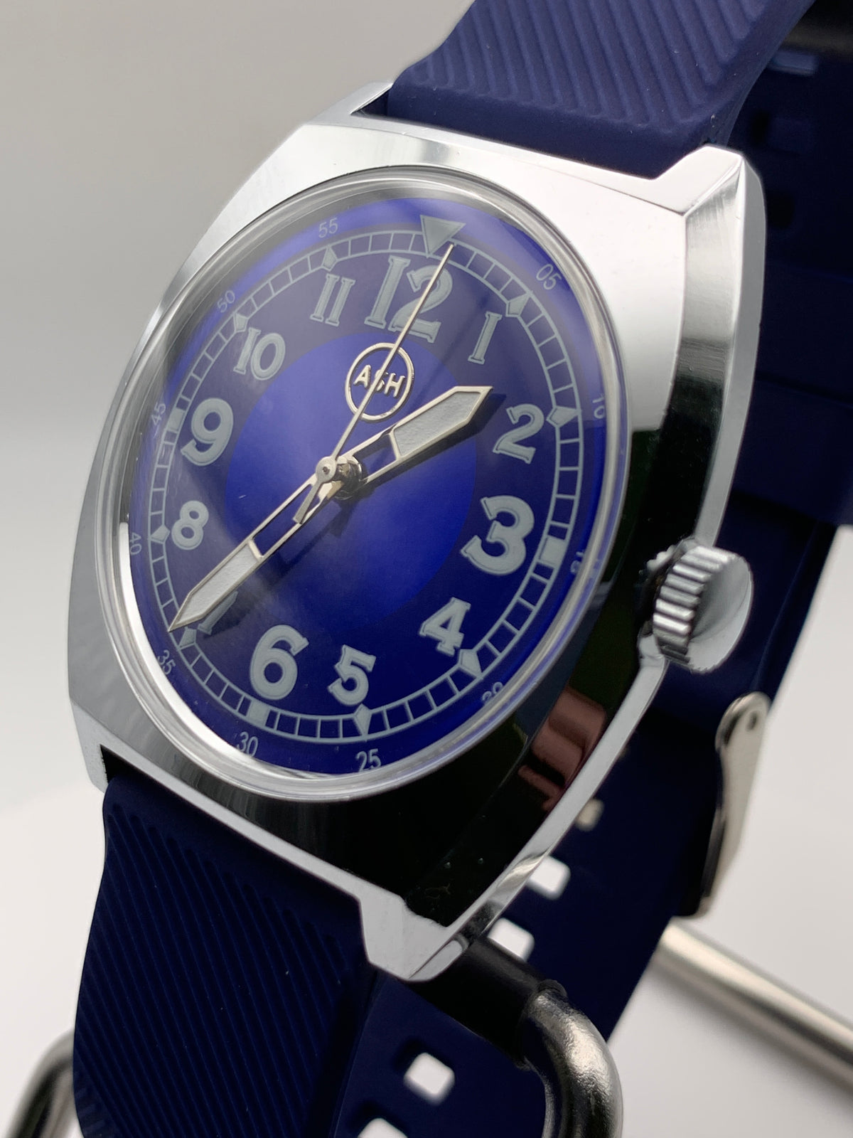 Drew 1.1 - 35mm NOS brass and stainless steel Gruen case. Domed acrylic crystal. Seiko VH31 Mecha-quartz.