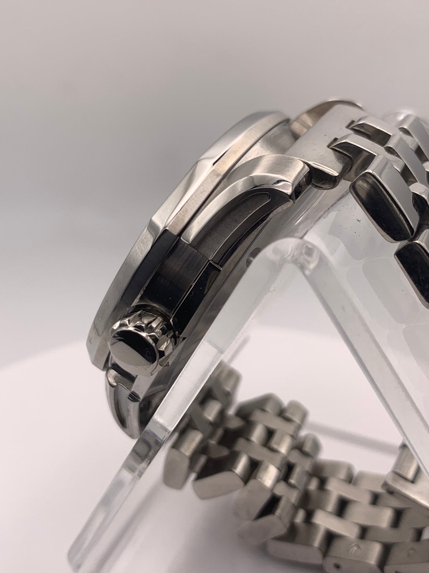Spectrum. Mosaic mother of pearl dial. 38mm Stainless steel case. Sapphire crystal. NH35 automatic movement.