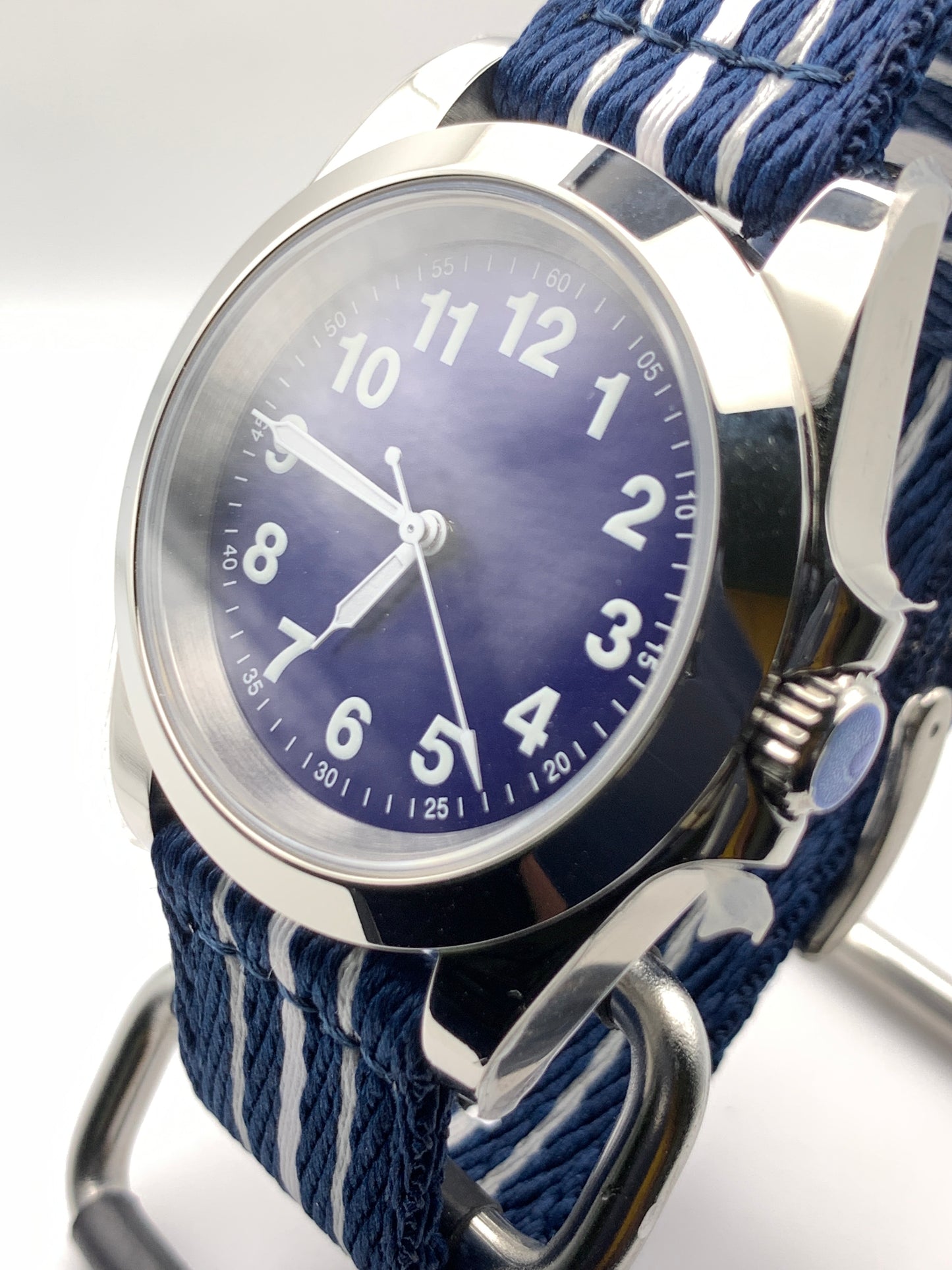 Depthing. 39mm stainless steel. Sapphire crystal. Seiko NH38.