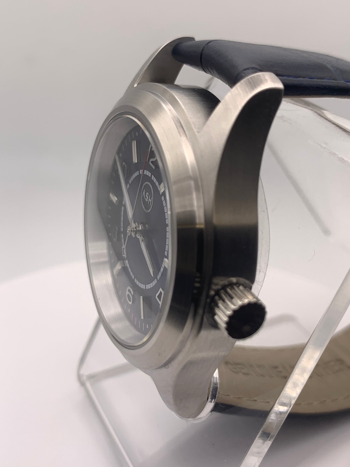 VC56 Field. 39mm Stainless steel case. Sapphire crystal. NH38 automatic movement.