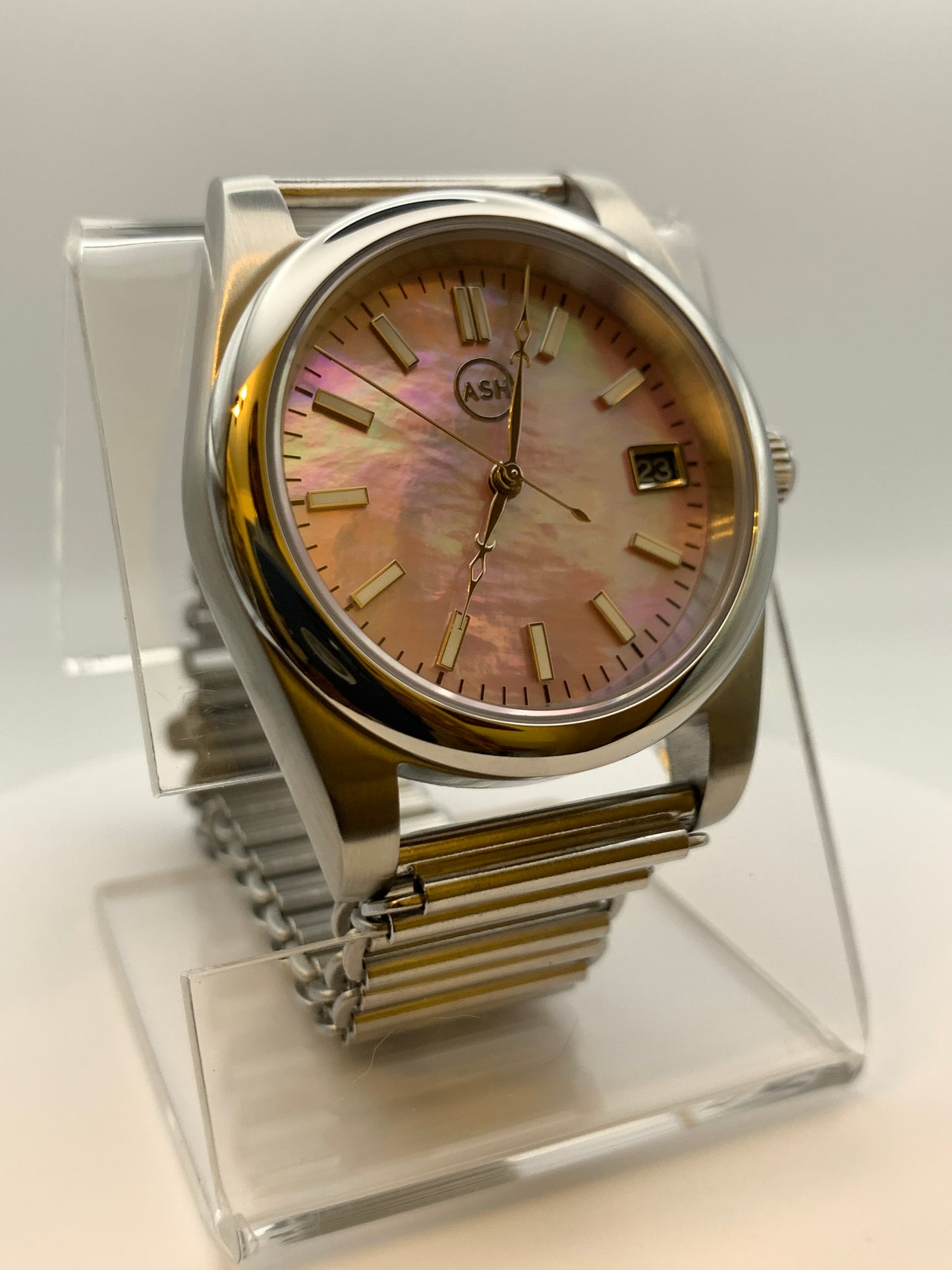 First Light. 36mm Stainless steel case. Beautiful MOP dial. Sapphire crystal. NH35 automatic movement. Bonklip.