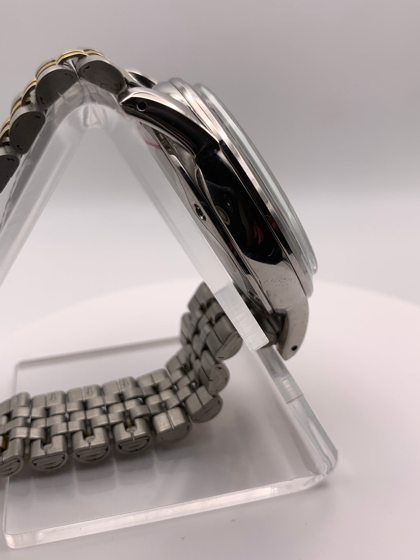 Mister Green Jeans. 39mm stainless steel. Box mineral crystal with blue AR coating. Seiko NH35 automatic. Vintage Speidel bracelet.