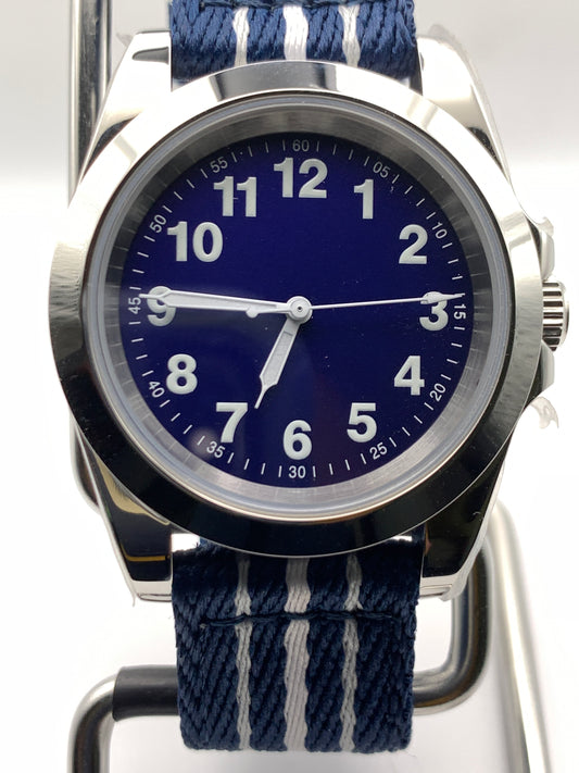 Depthing. 39mm stainless steel. Sapphire crystal. Seiko NH38.