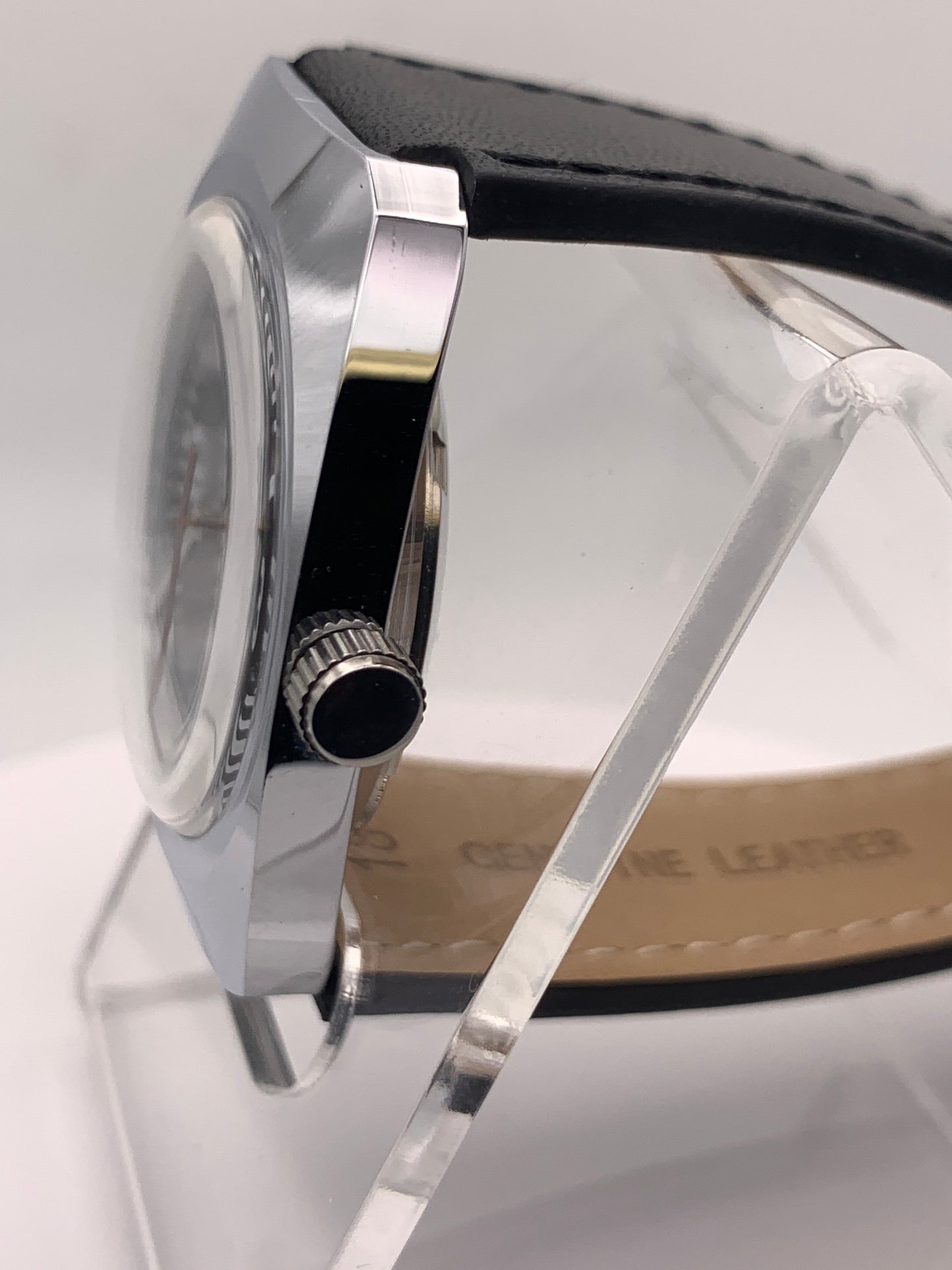 Solo Flight. Neo Vintage Collection. 36mm NOS Gruen case. Acrylic domed crystal. Miyota 2039.