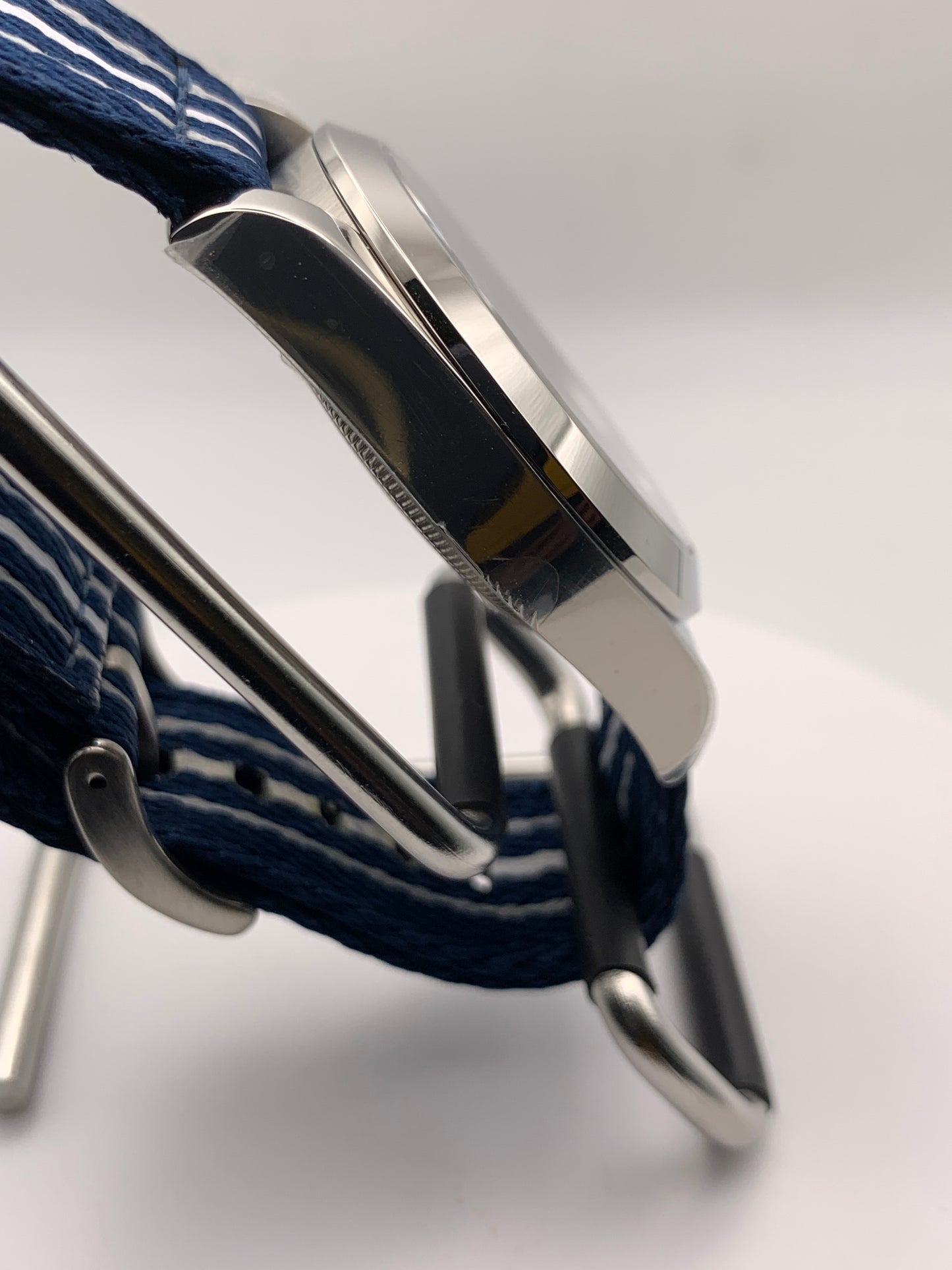 Depthing. 39mm stainless steel. Sapphire crystal. Seiko NH38.
