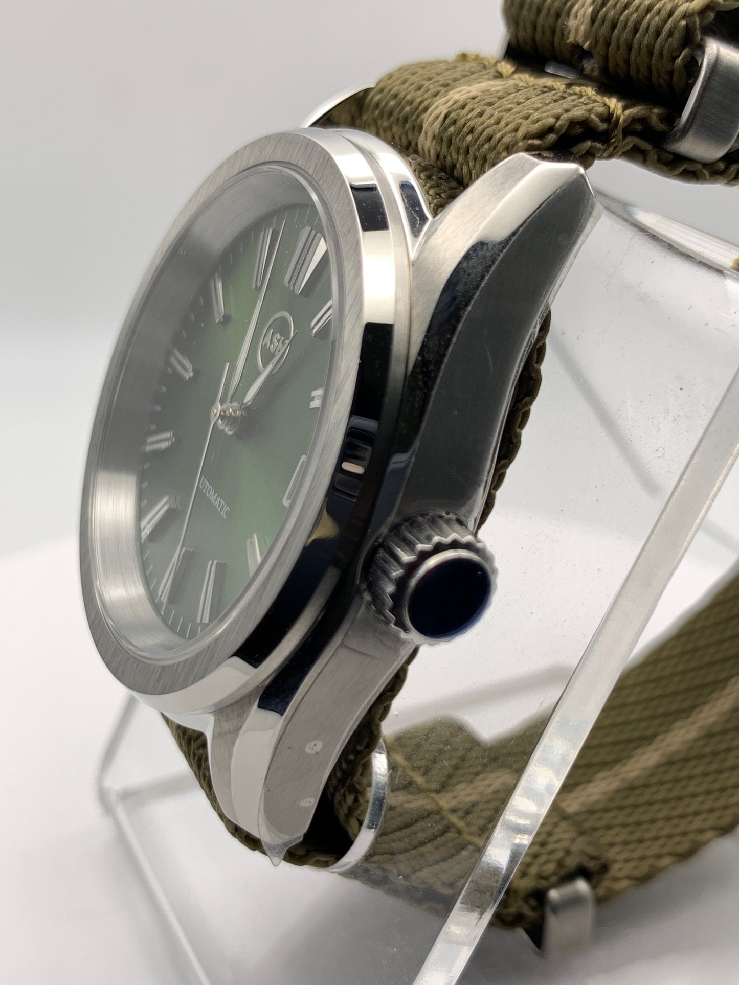Ithilien. 38mm Stainless steel case. Sapphire crystal. Seiko NH35.