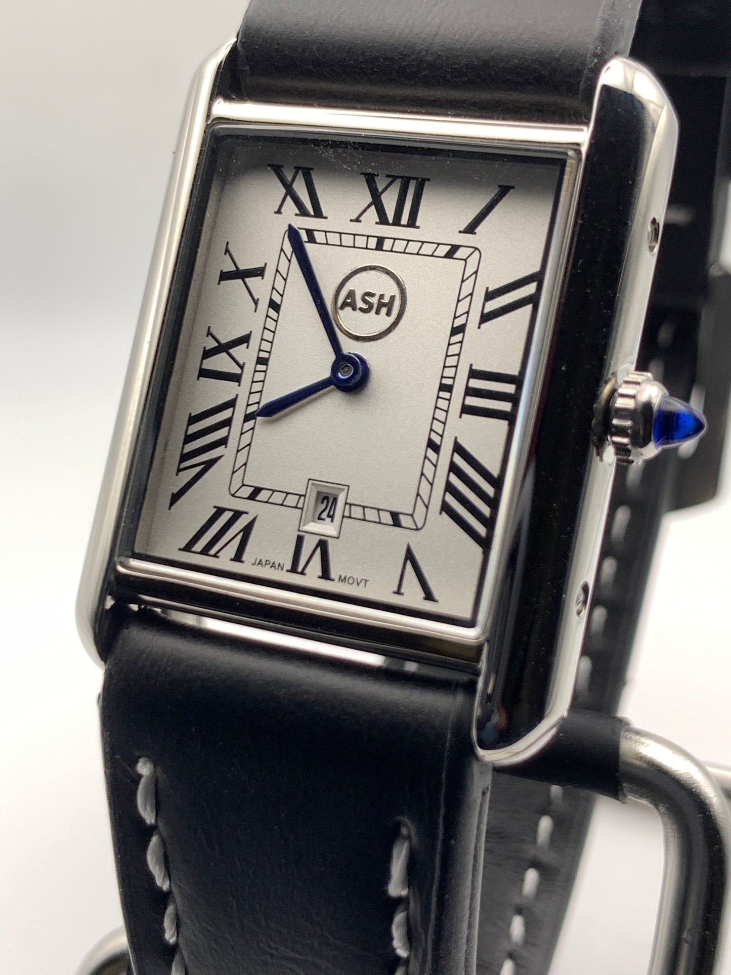 Well Rounded 1.1 - 8.7mm thick. 26mm stainless steel case. 34mm lug to lug. Seiko VJ24 quartz movement.