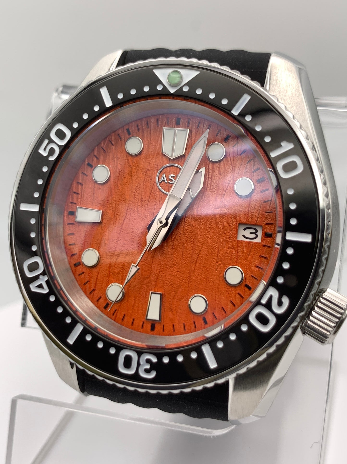 Orange Textured Dial. Diver Style. 42mm cushion case.