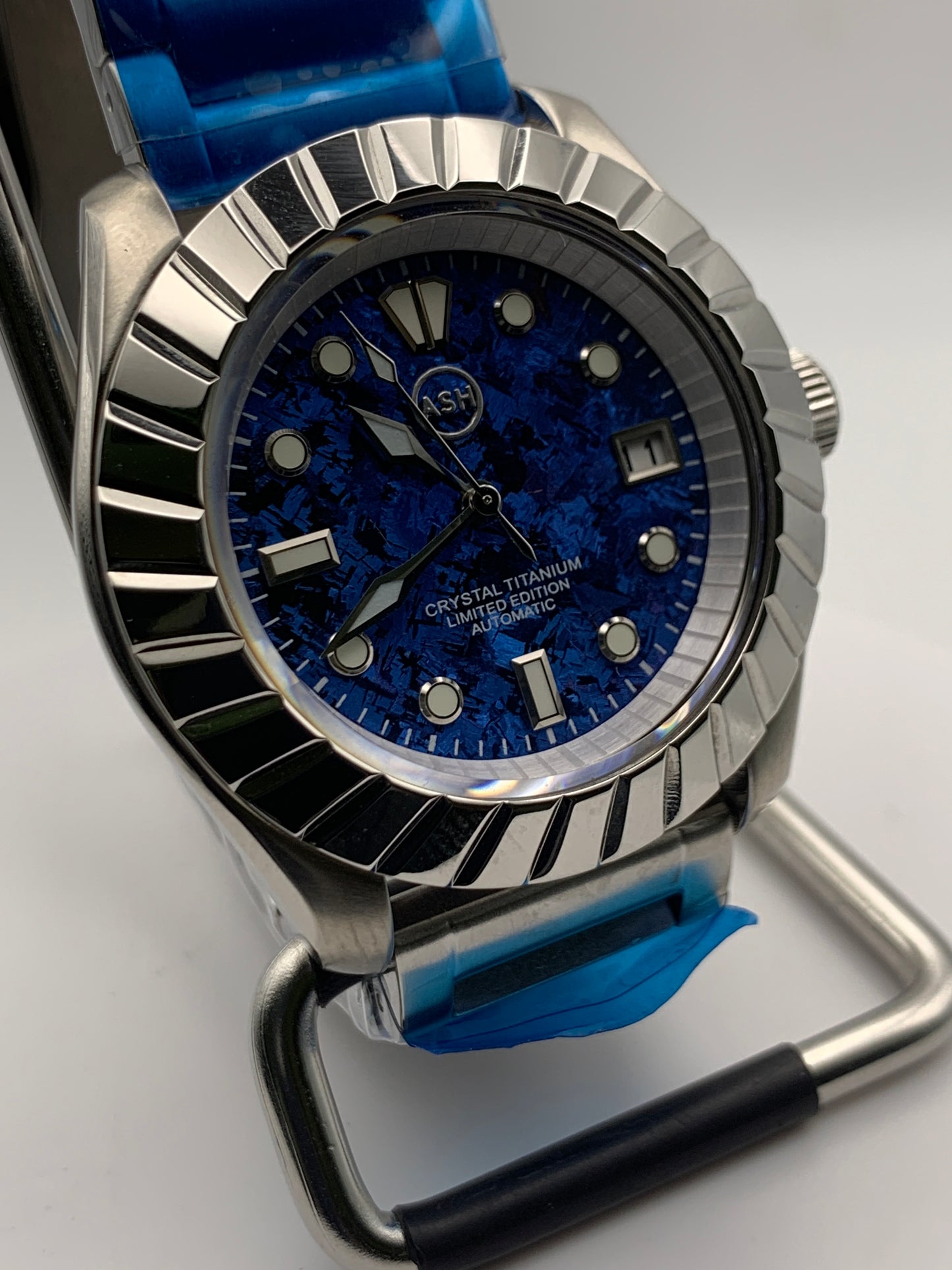Mariana. 41mm Stainless Steel.  Sapphire crystal. Crystal titanium dial. Seiko NH35.