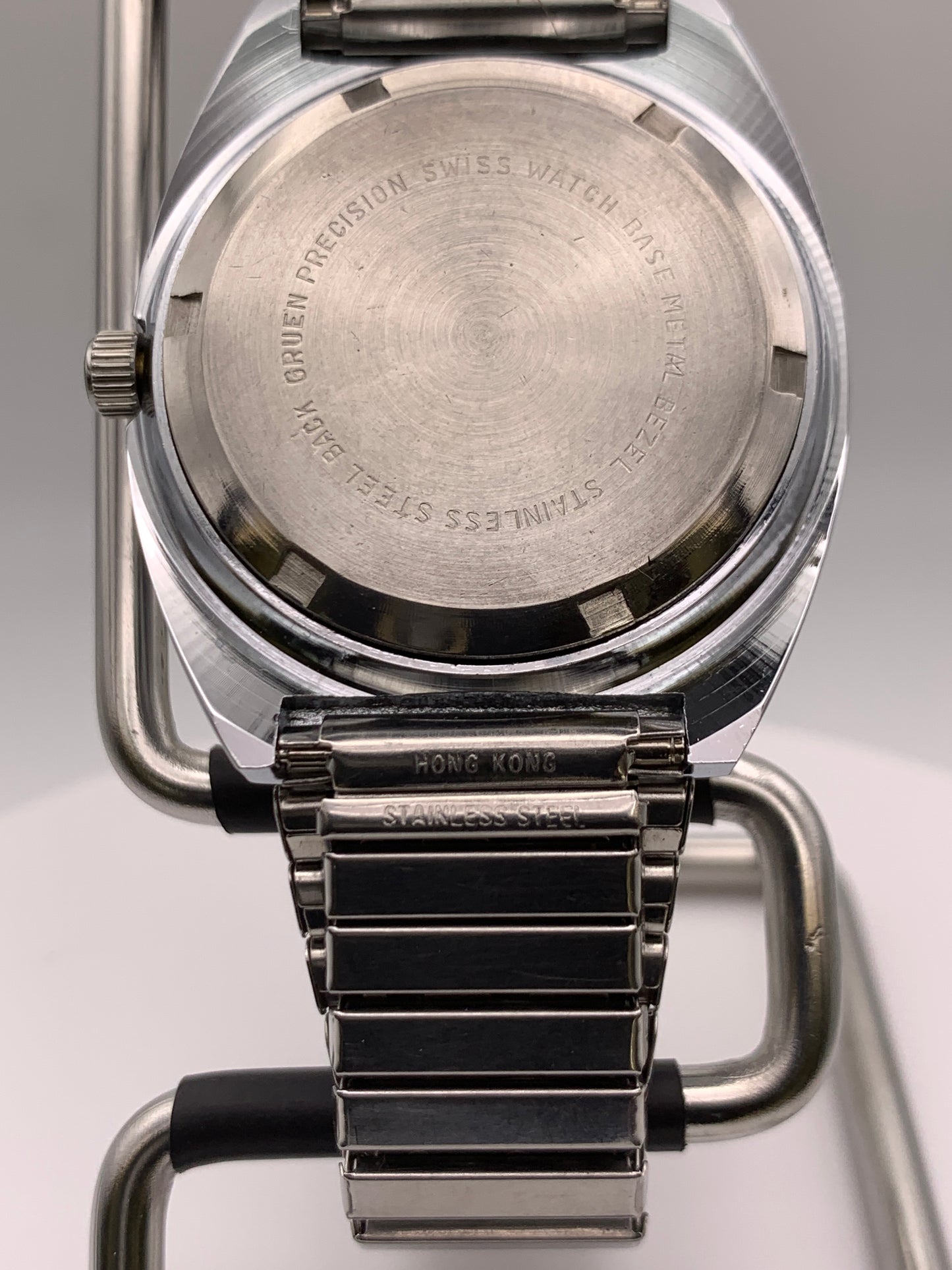 Neo Vintage Collection. Sport watch.NOS Gruen case. Blue dial, vintage expanding bracelet.