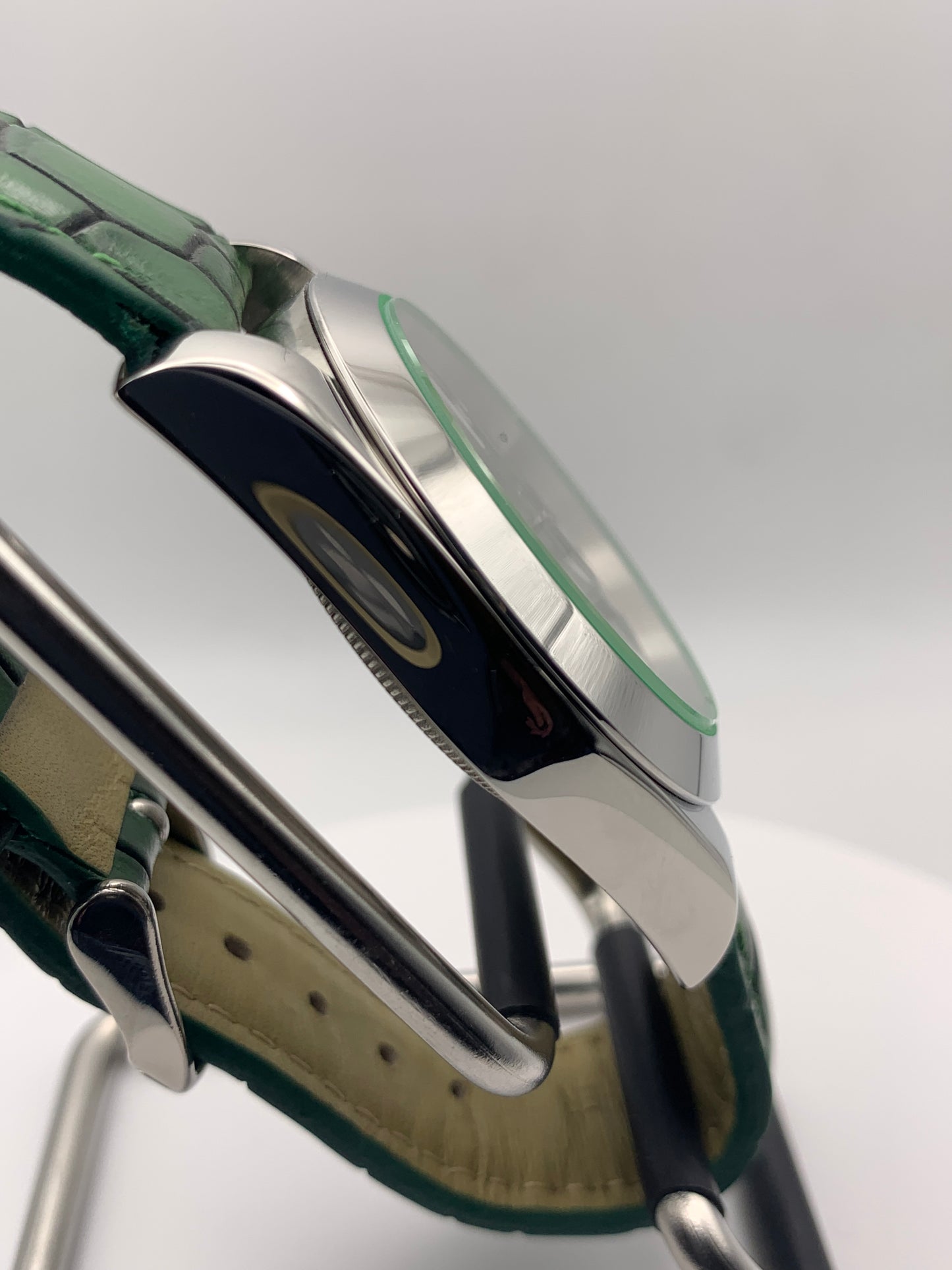 Envy. 39mm Stainless steel. Sapphire crystal. Seiko NH35.