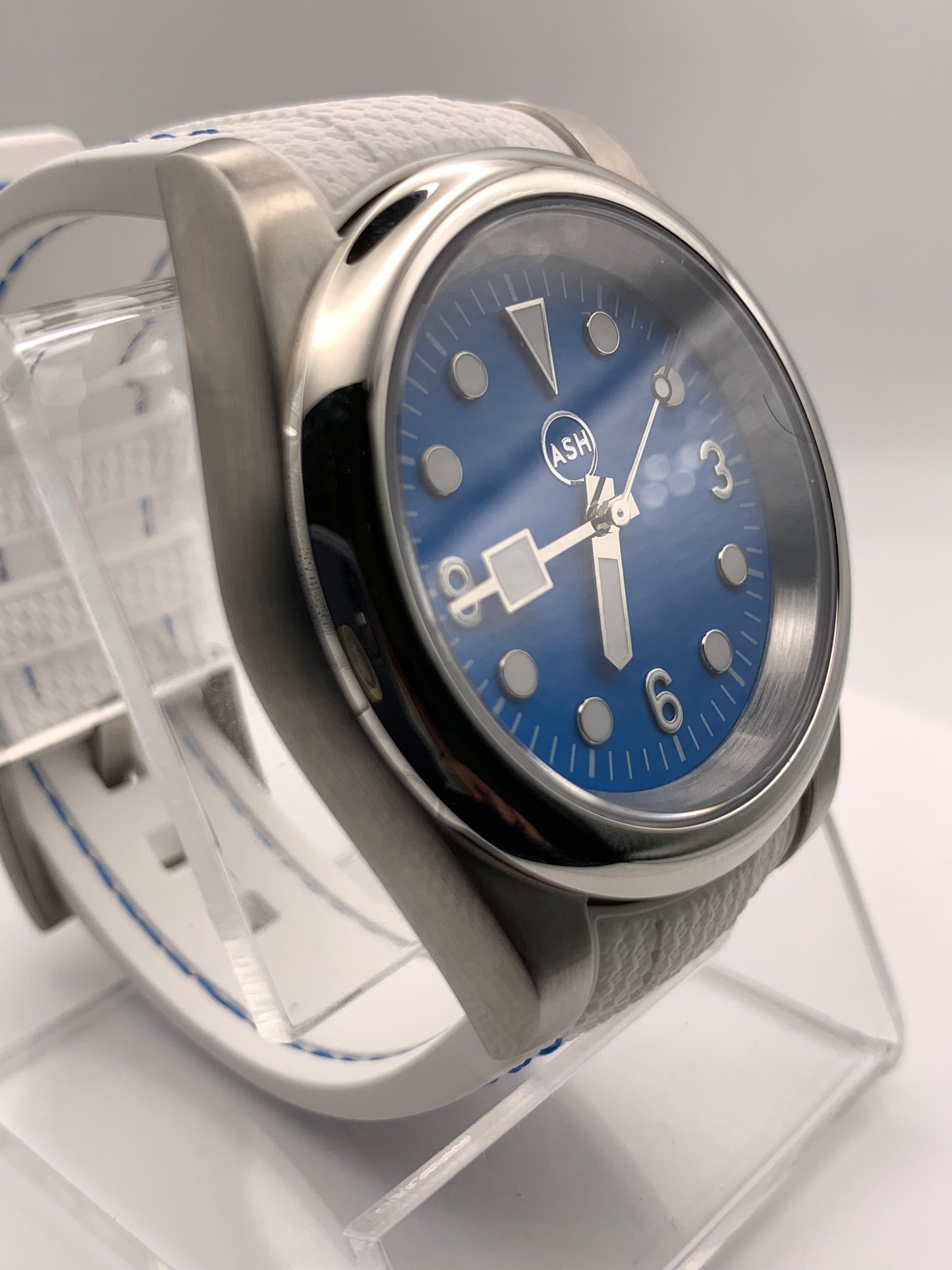 Geometry Lesson. 39mm Stainless steel case.  Sapphire crystal. Seiko NH38.