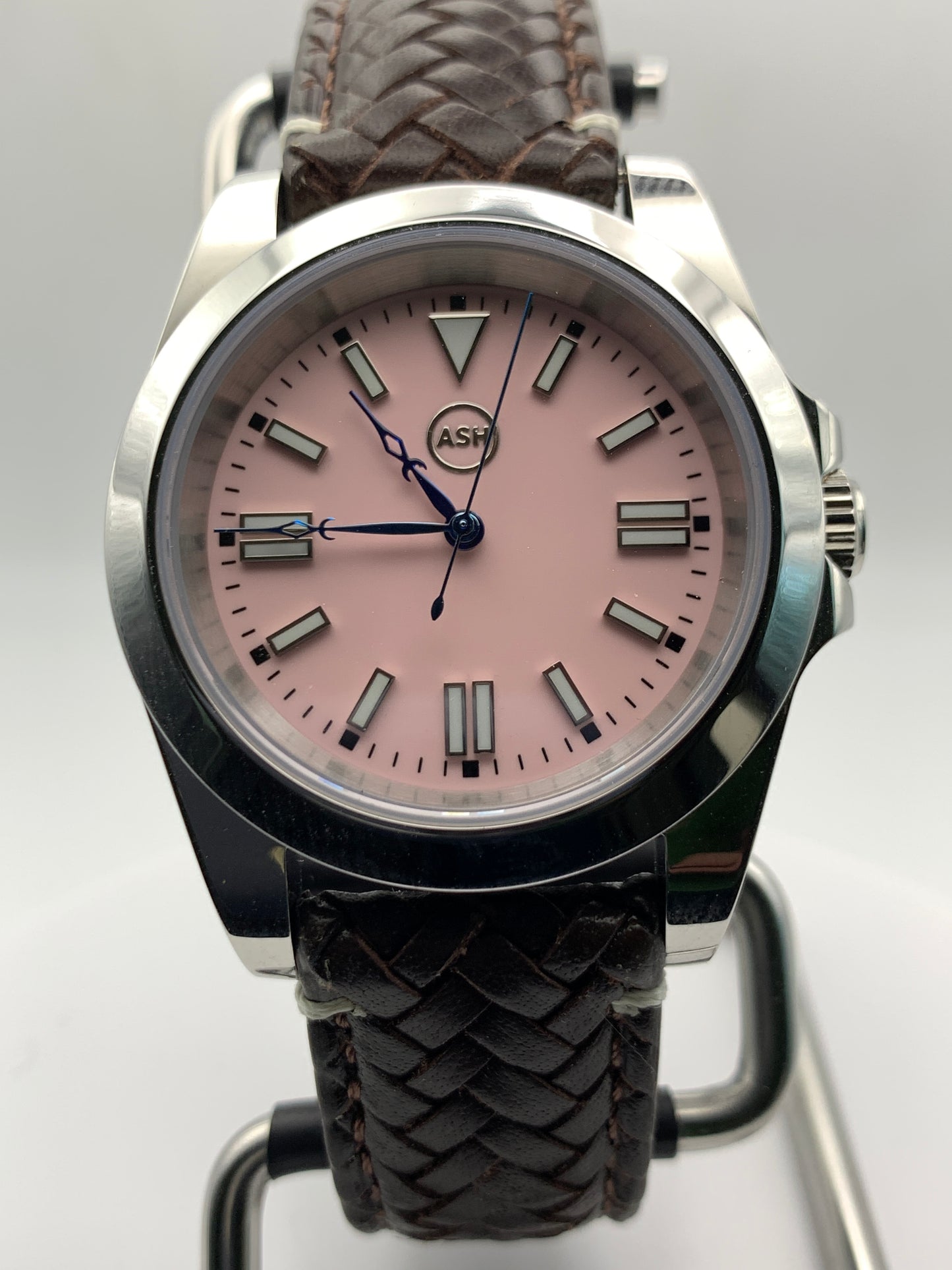 Rose Engine - 39mm stainless steel. Sapphire crystal. Seiko NH38.