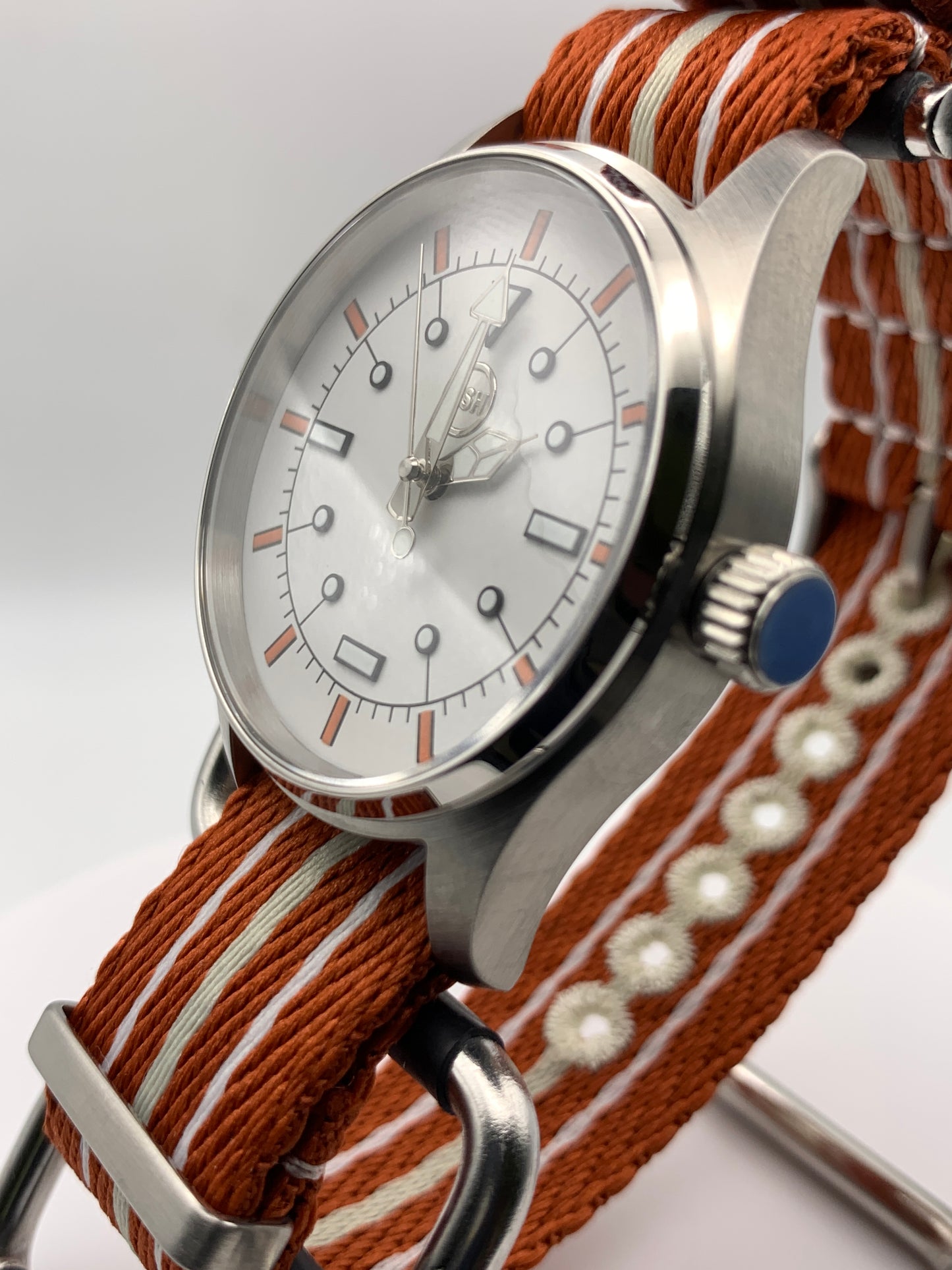 Fuyu. 39mm Stainless steel case.  Sapphire crystal. Seiko NH38