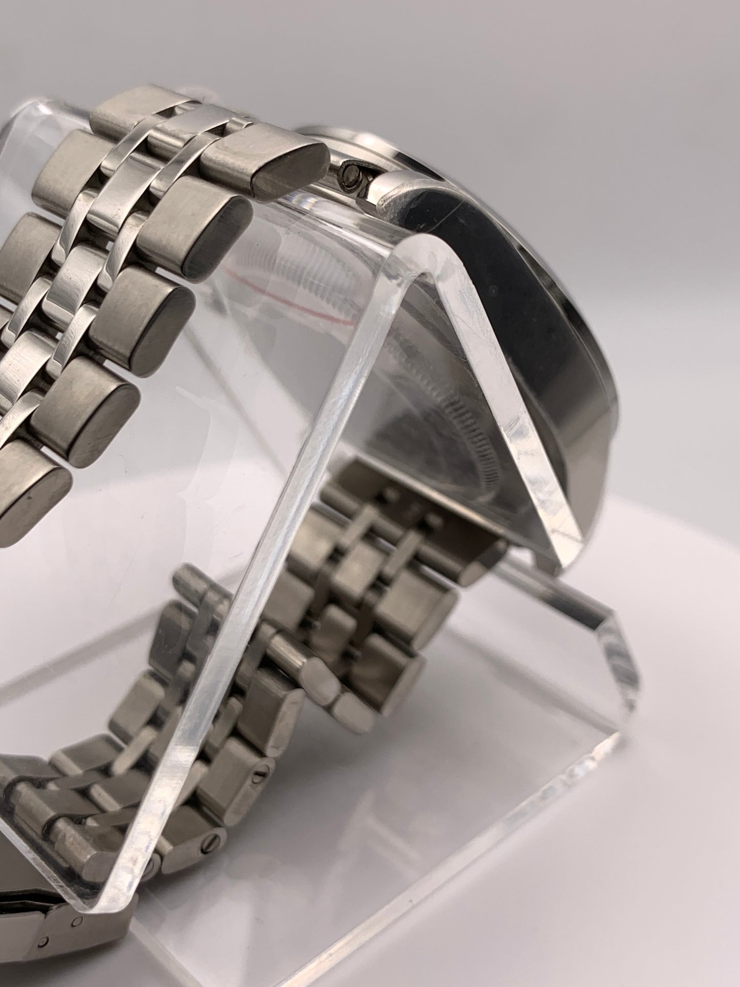 Party Favor. 39mm Stainless Steel Case. Sapphire crystal. Seiko NH35 automatic.