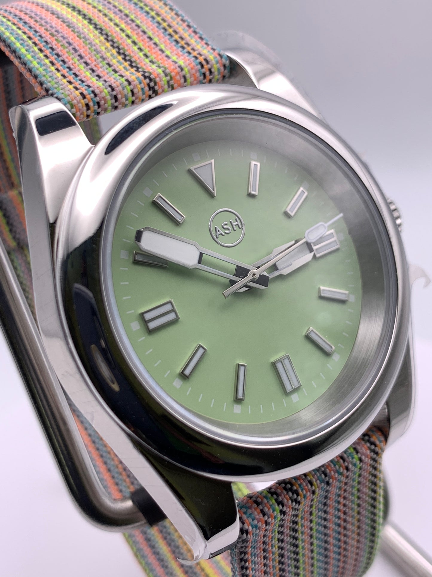 Minty 2. 39mm Stainless steel. Sapphire crystal. Seiko NH38. Matching bracelet and two straps included.