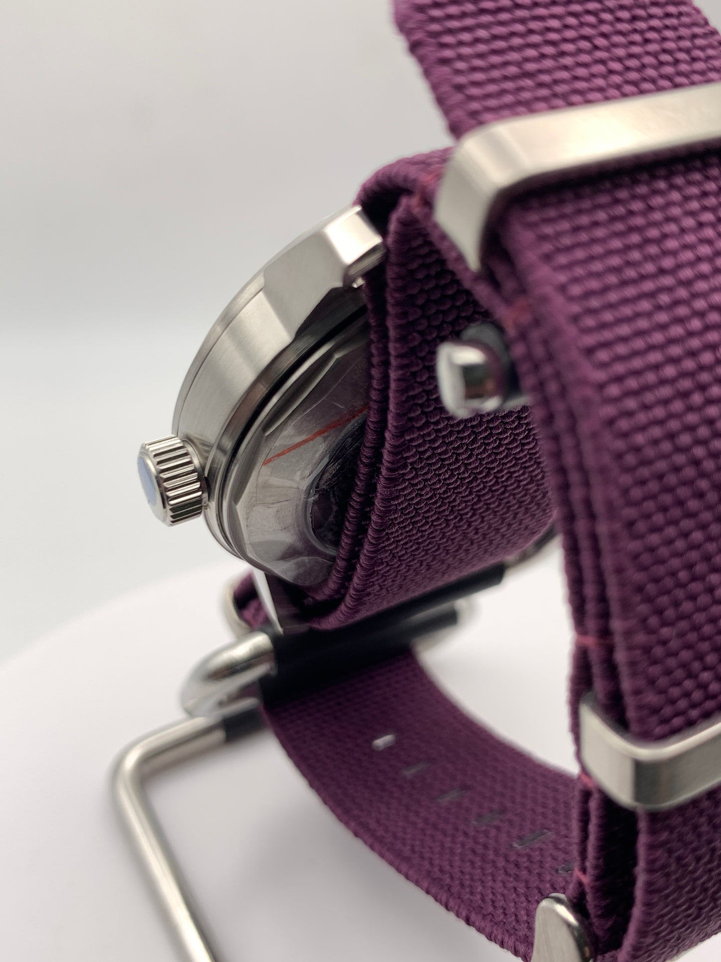 Ultraviolet. 40mm stainless steel case. Sapphire crystal. Seiko NH35.
