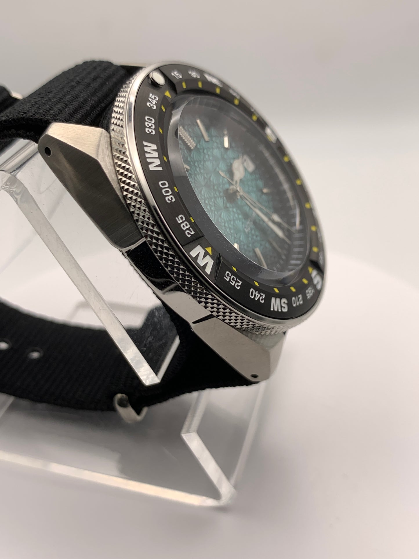 Ungoliant 1.1 - 44mm Stainless steel. Sapphire crystal. Seiko NH35.