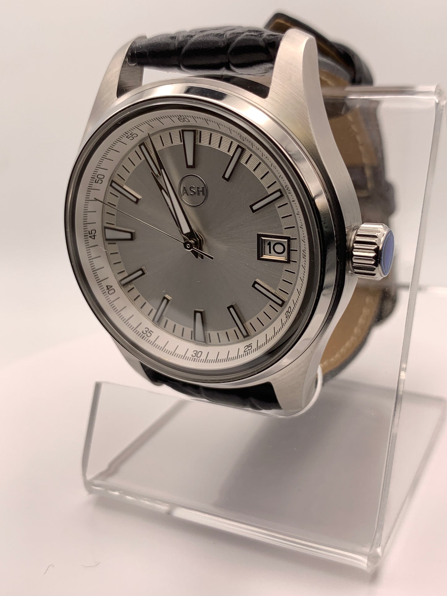 Silver Sunray 39mm dress watch.