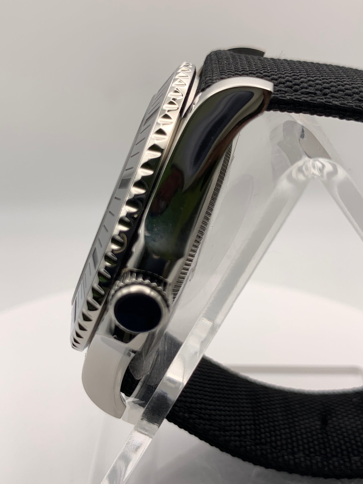 Mirkwood. 42mm Stainless steel case. Fixed bezel. Sapphire crystal. Seiko NH35.