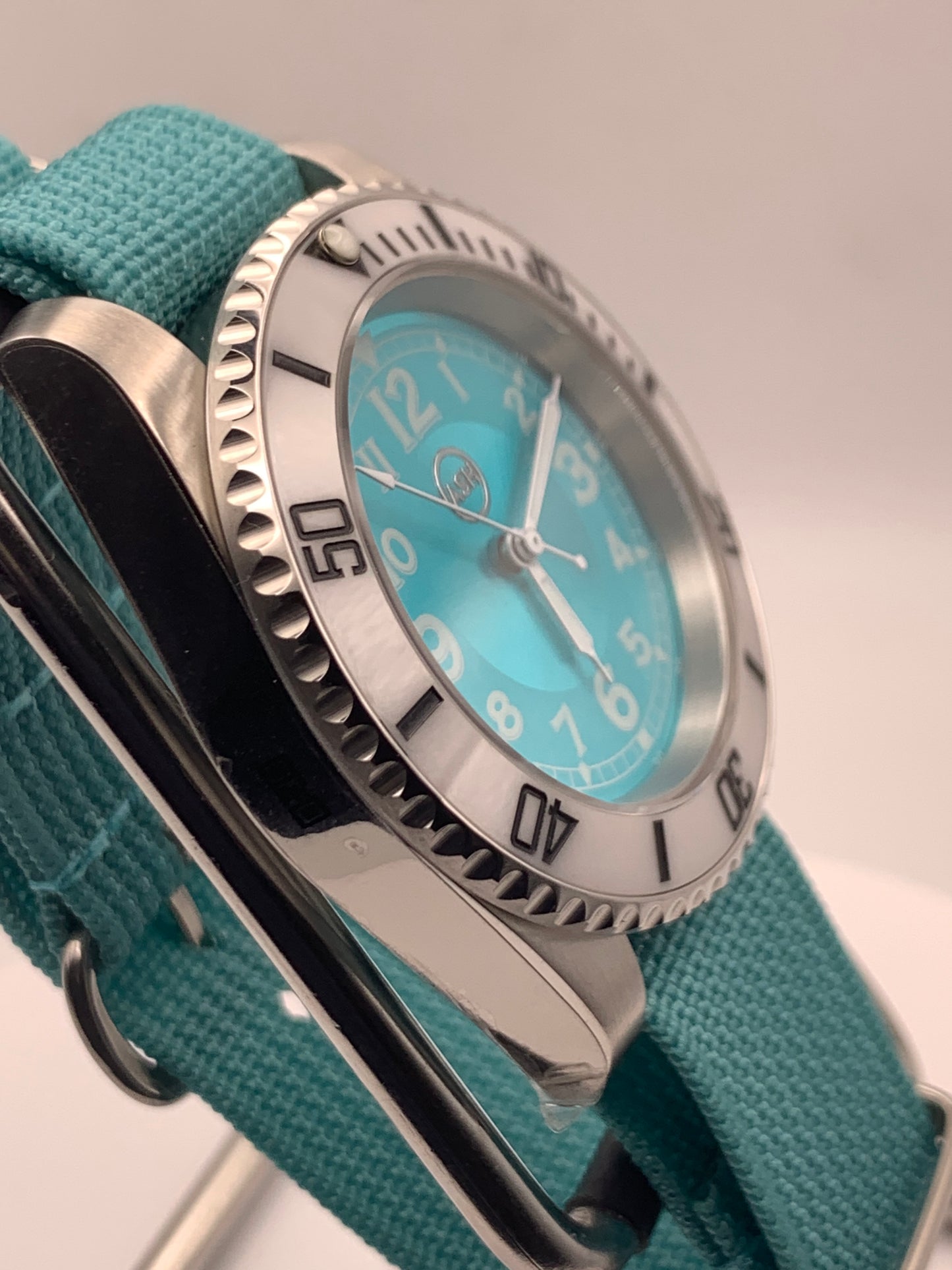 Neptune’s Veil. 40mm Stainless steel. Sapphire crystal. 120 click unidirectional bezel. Miyota 8215 automatic.