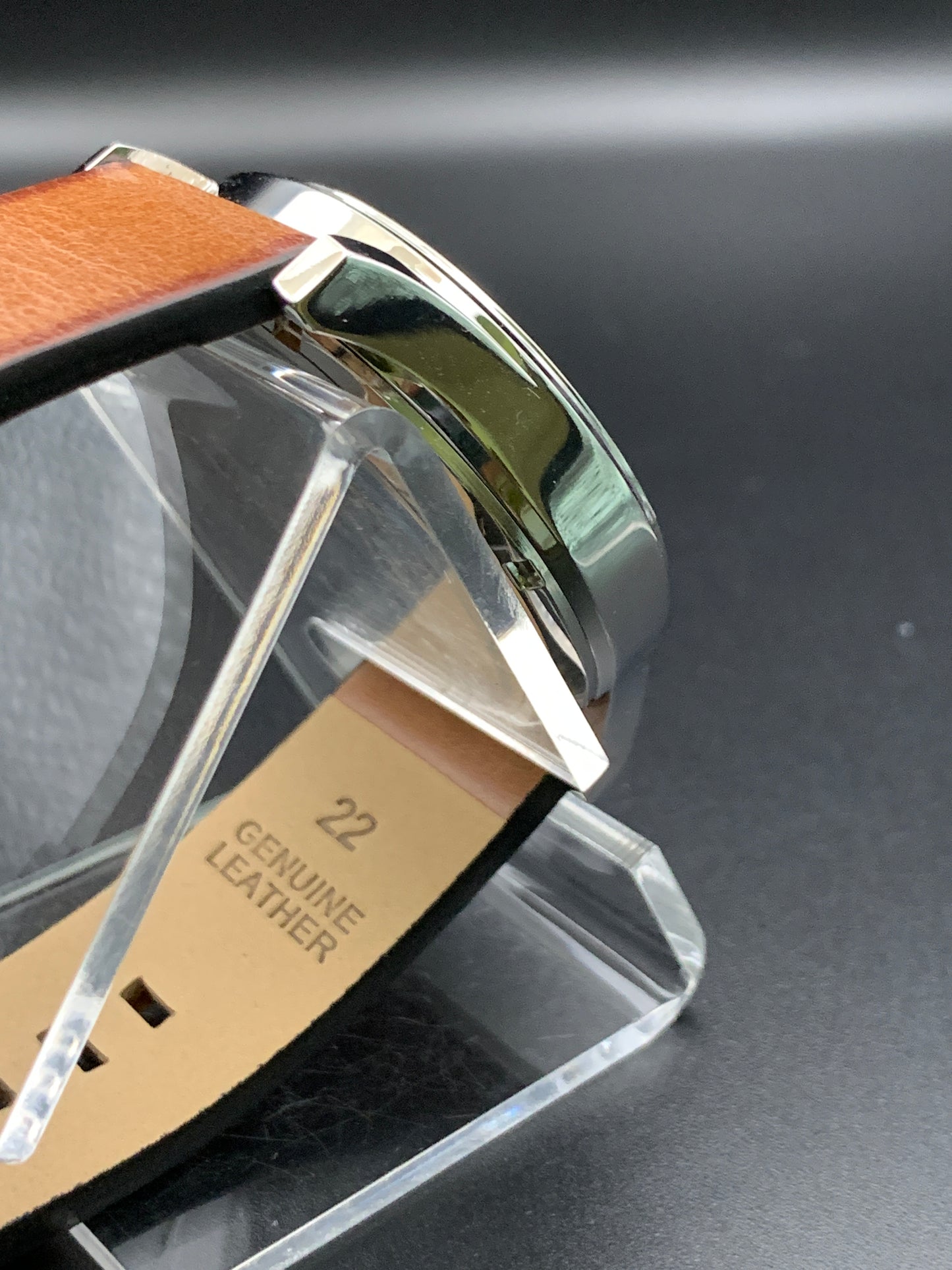 42mm Dark green mother of pearl. Swiss movement.